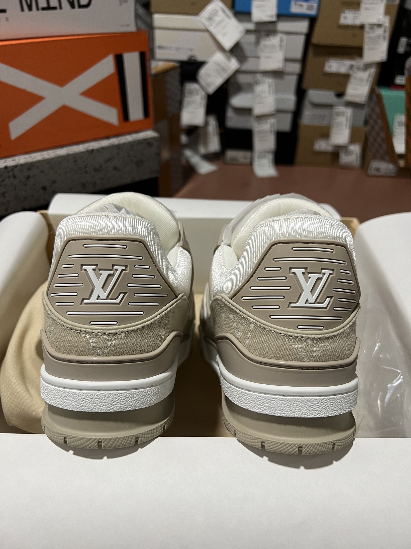 LV