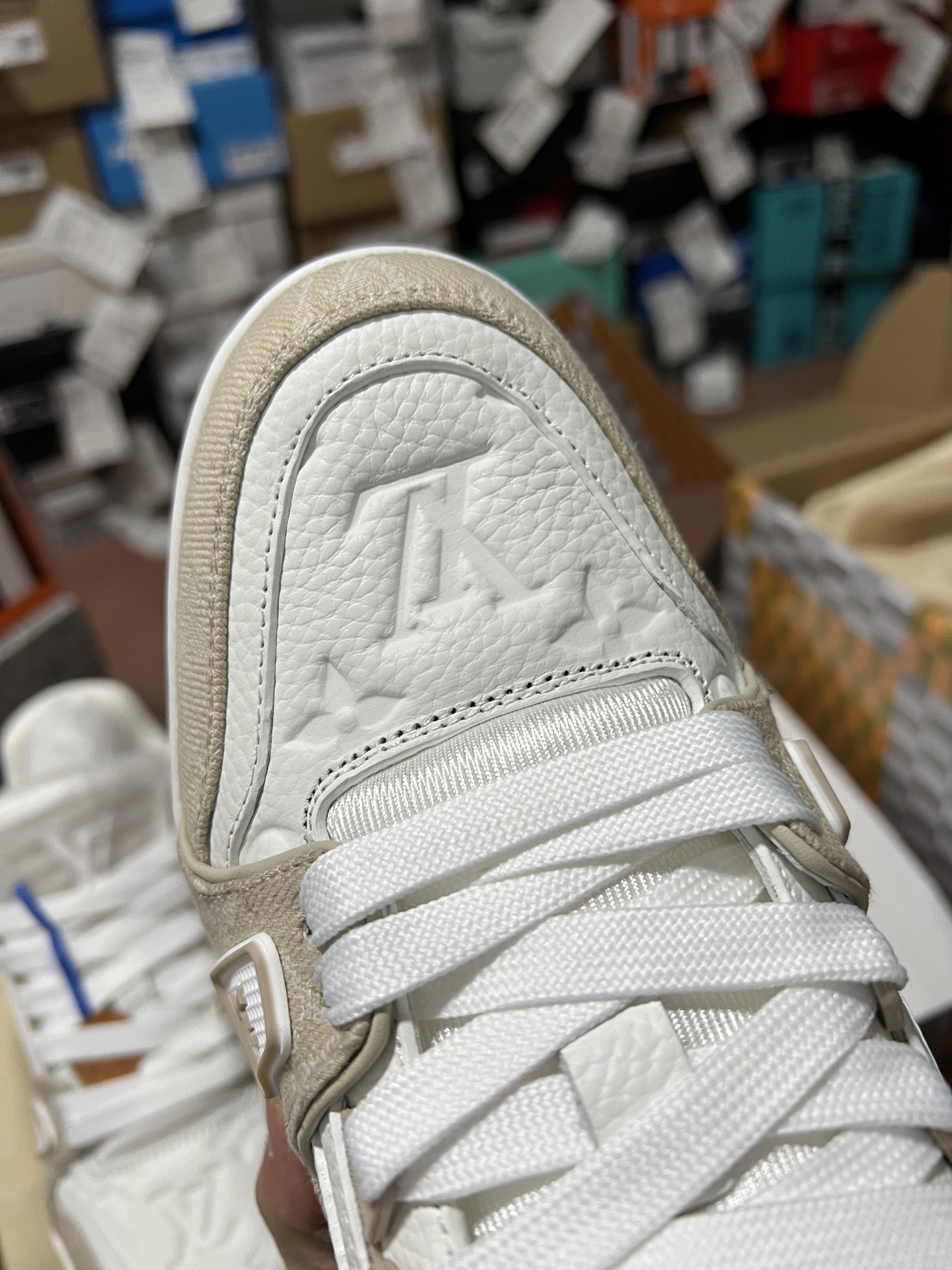 LV