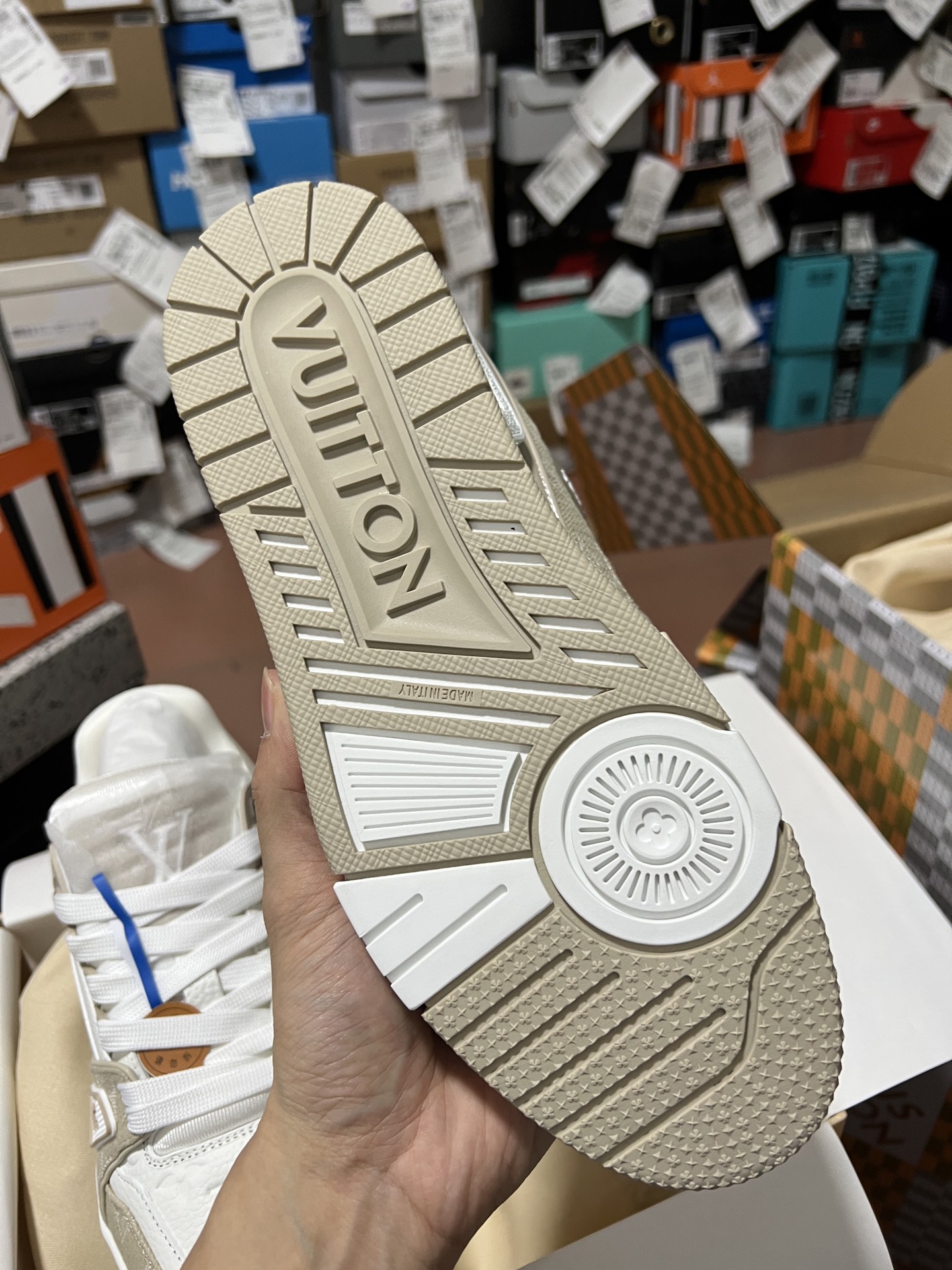 LV