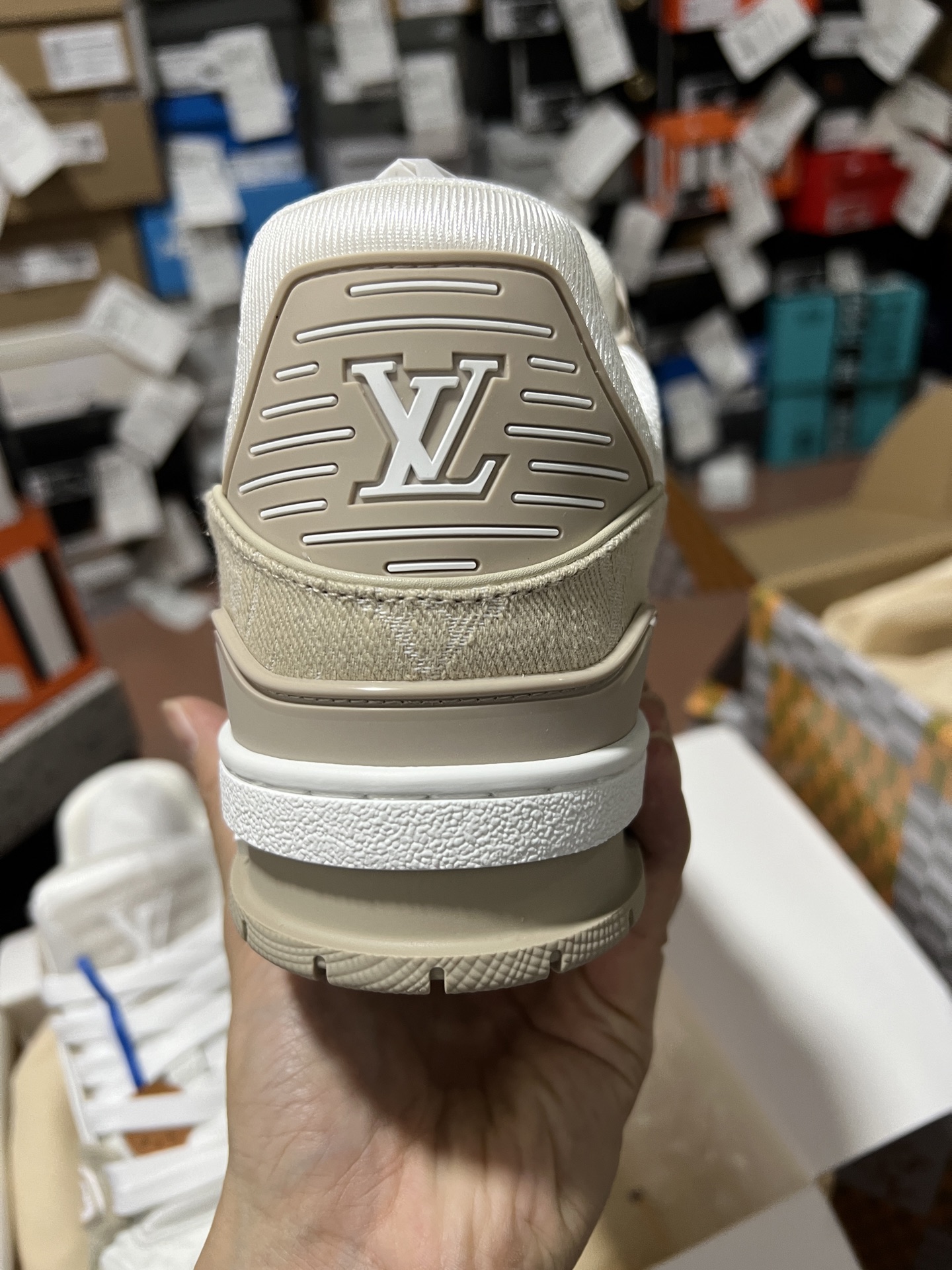 LV