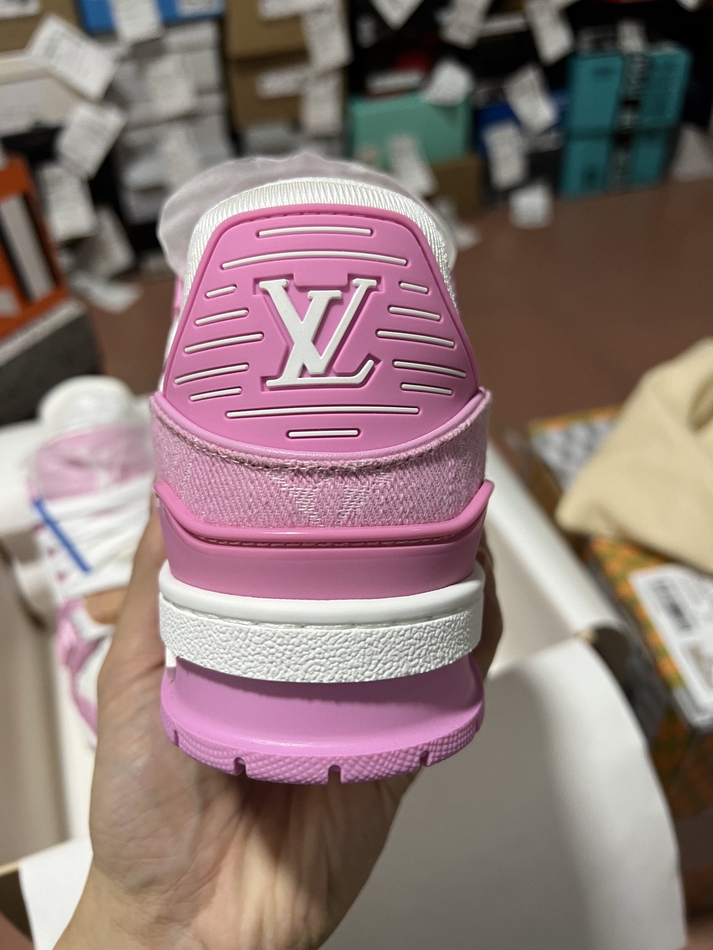 LV