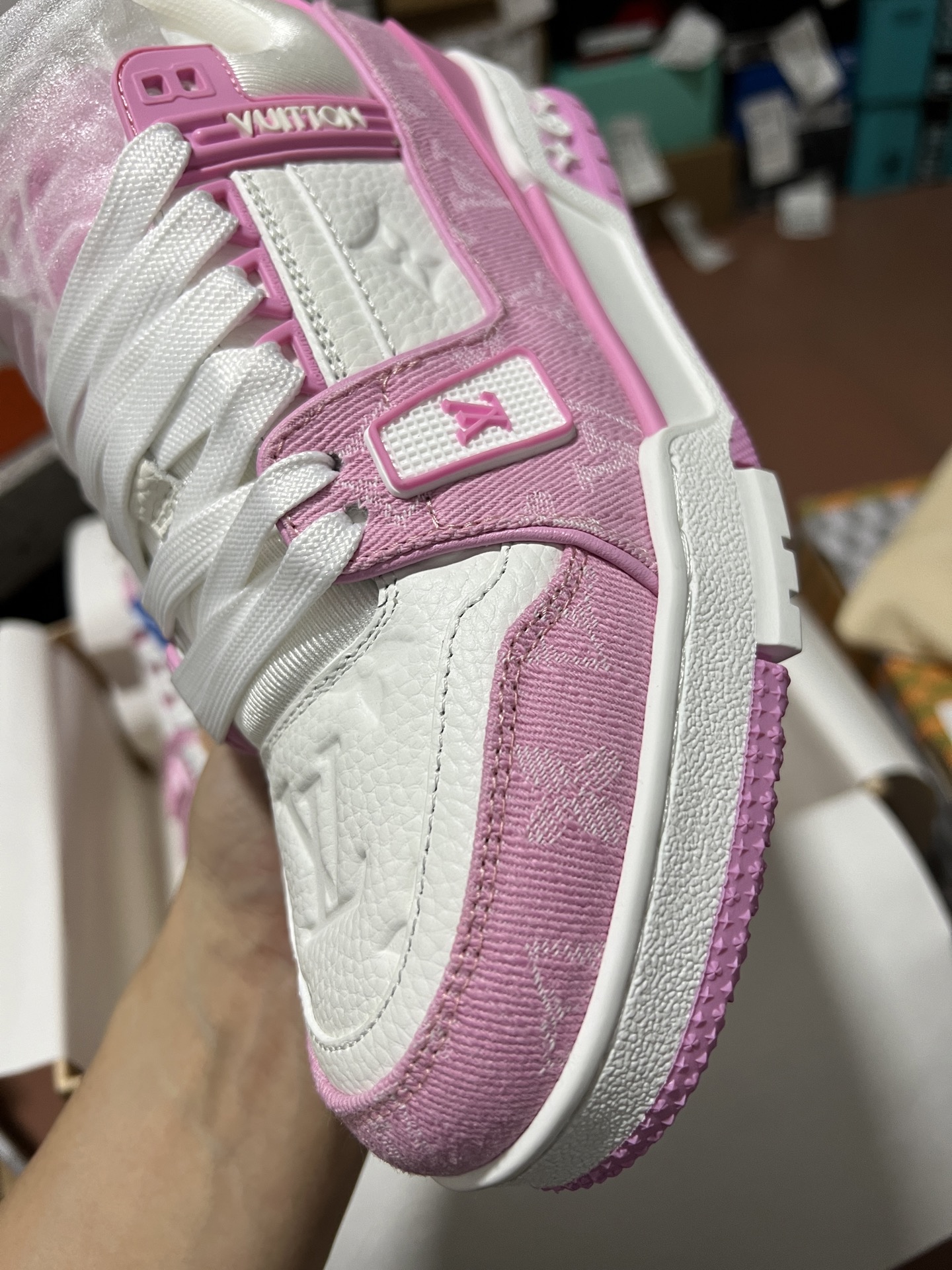 LV