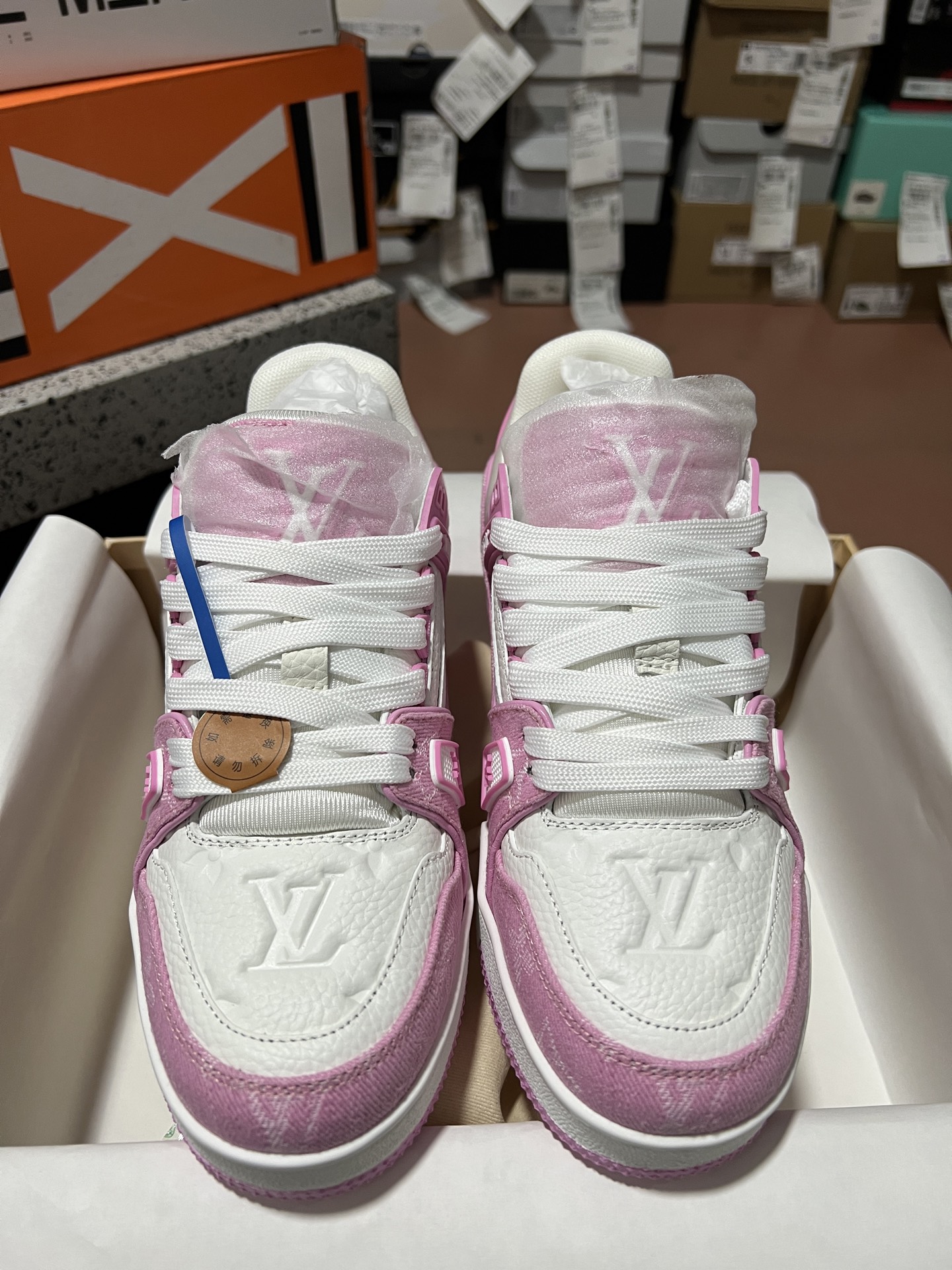 LV