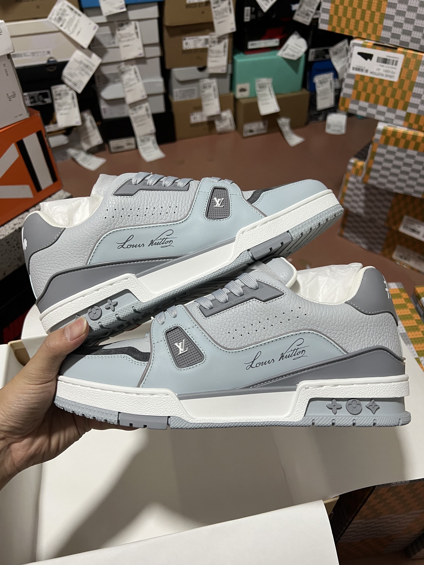 LV