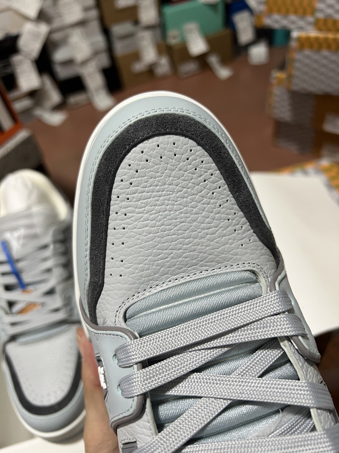 LV
