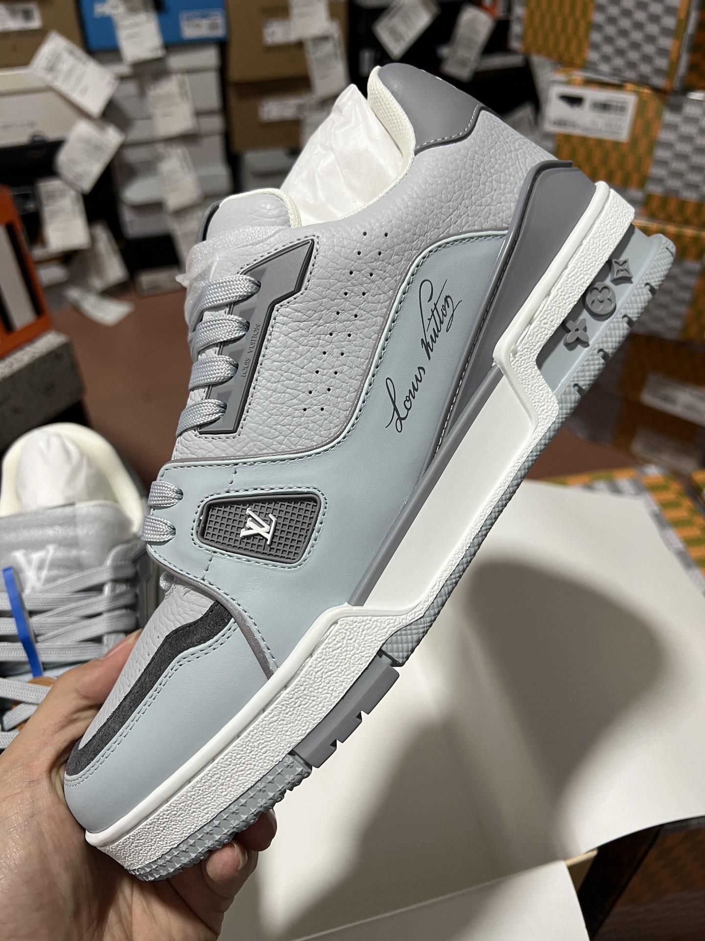 LV