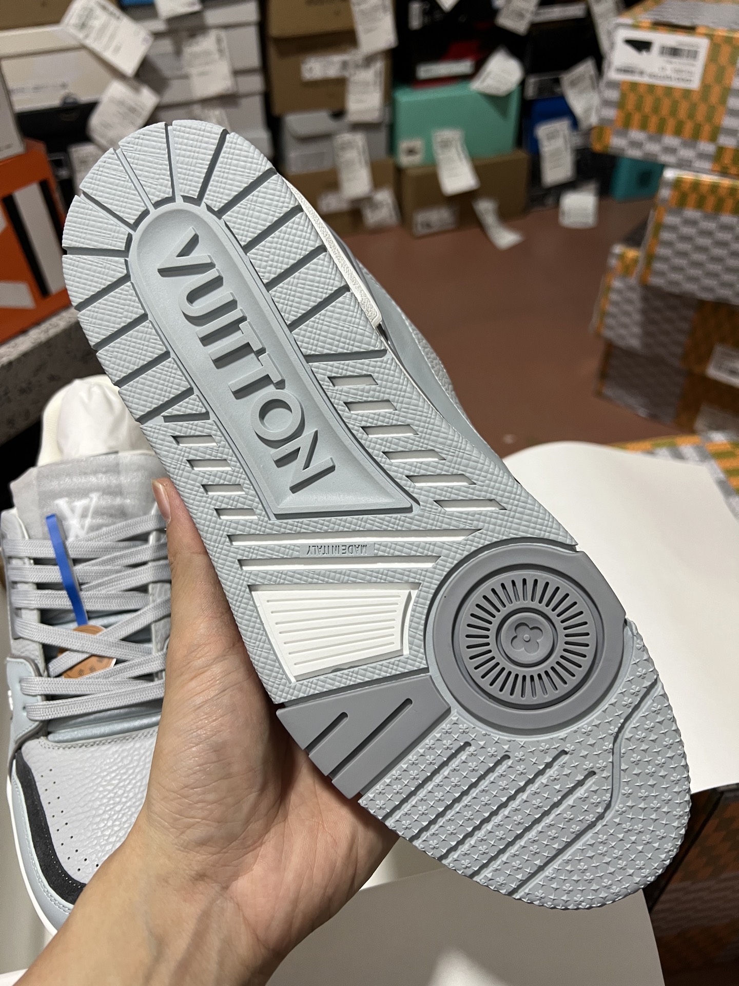 LV
