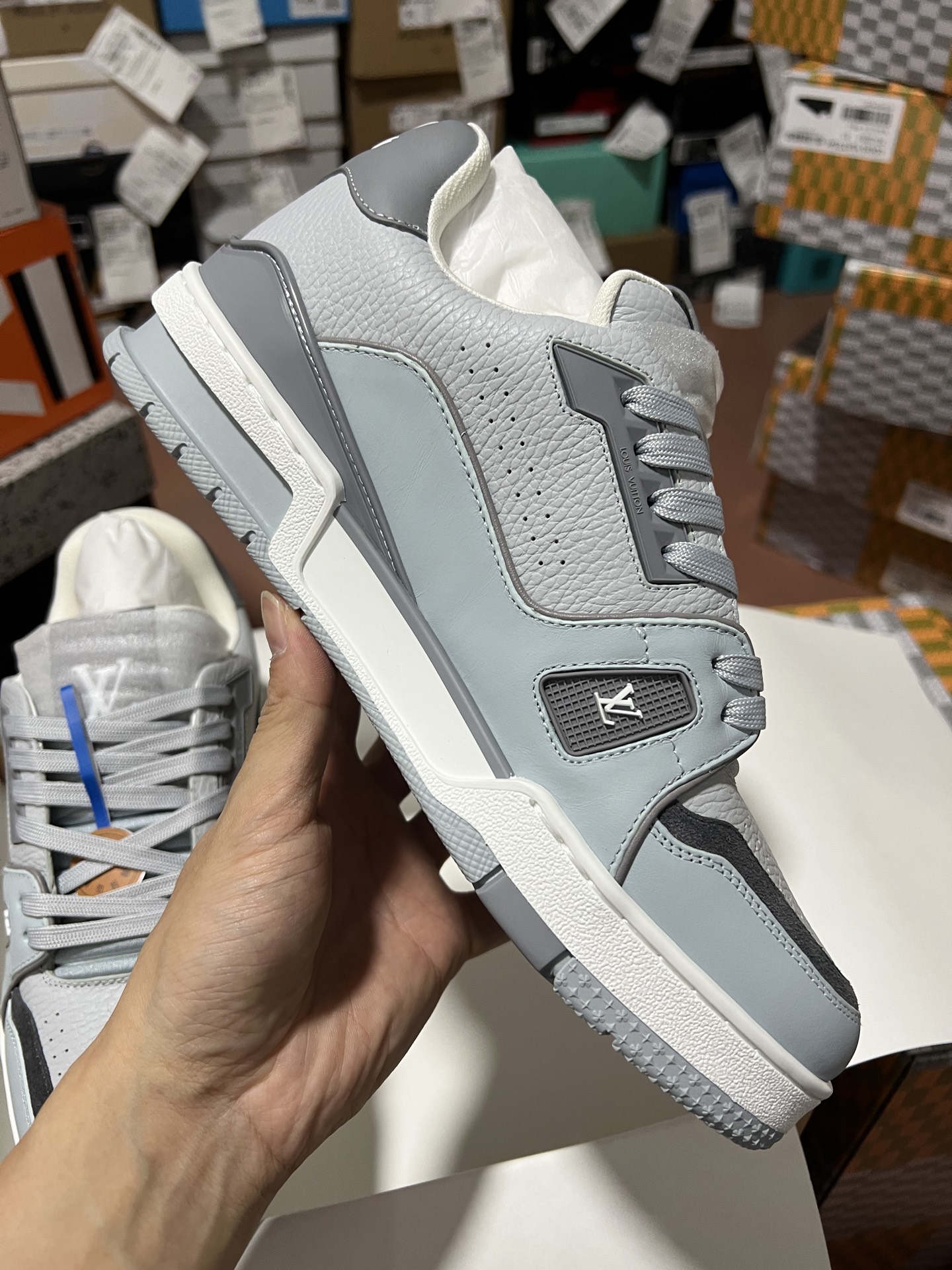 LV