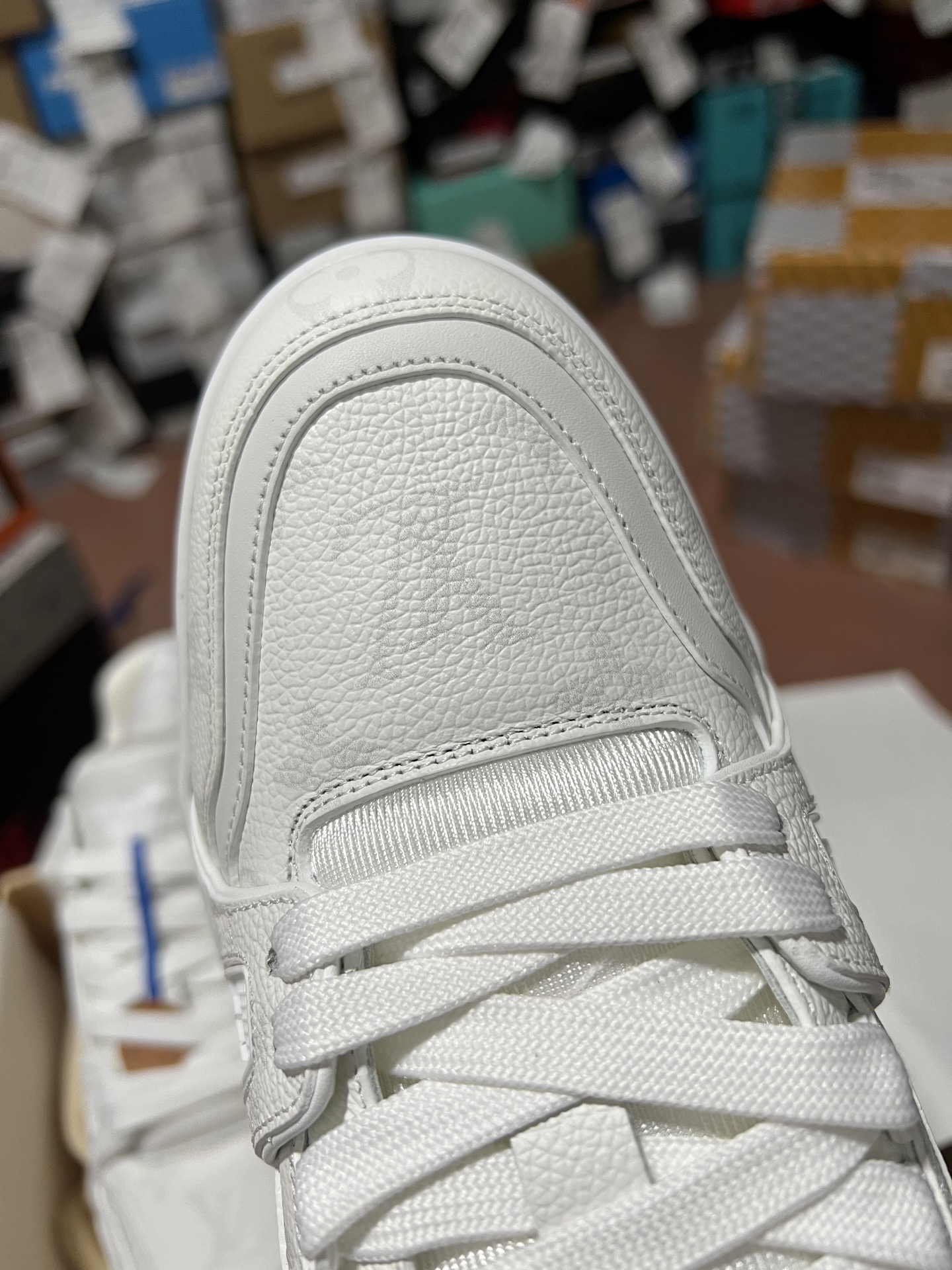 LV