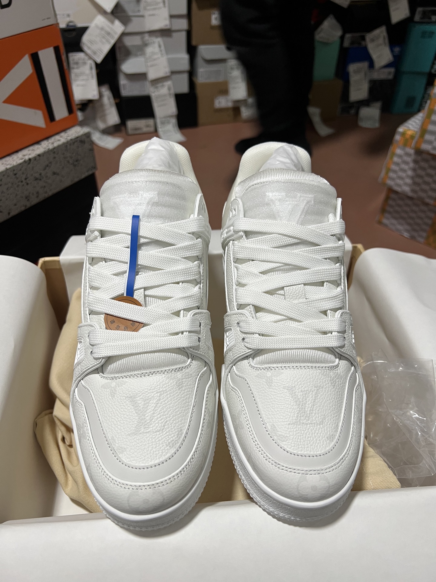 LV
