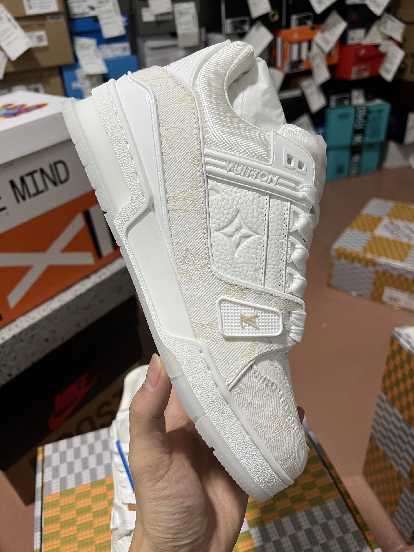 LV