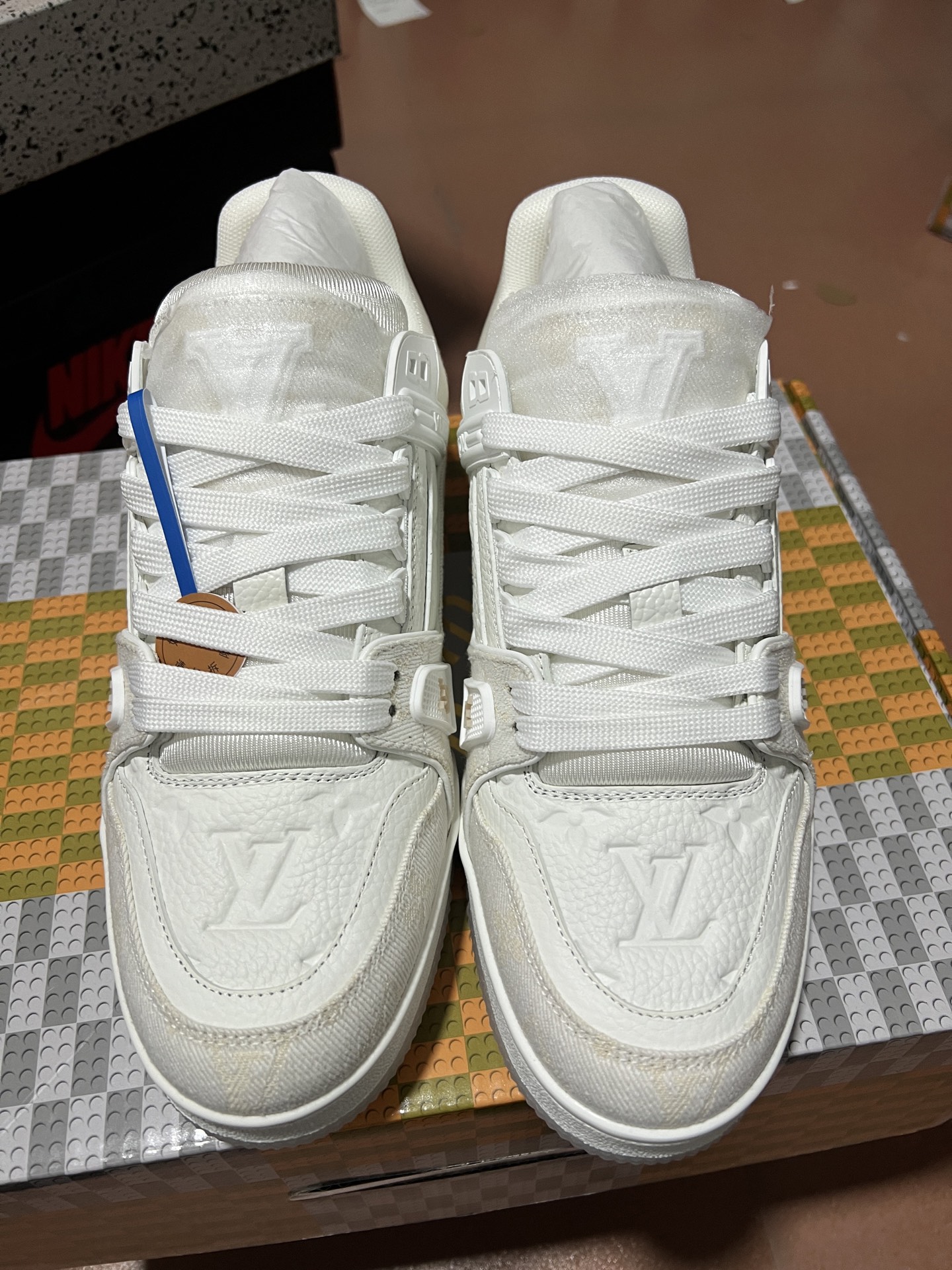 LV