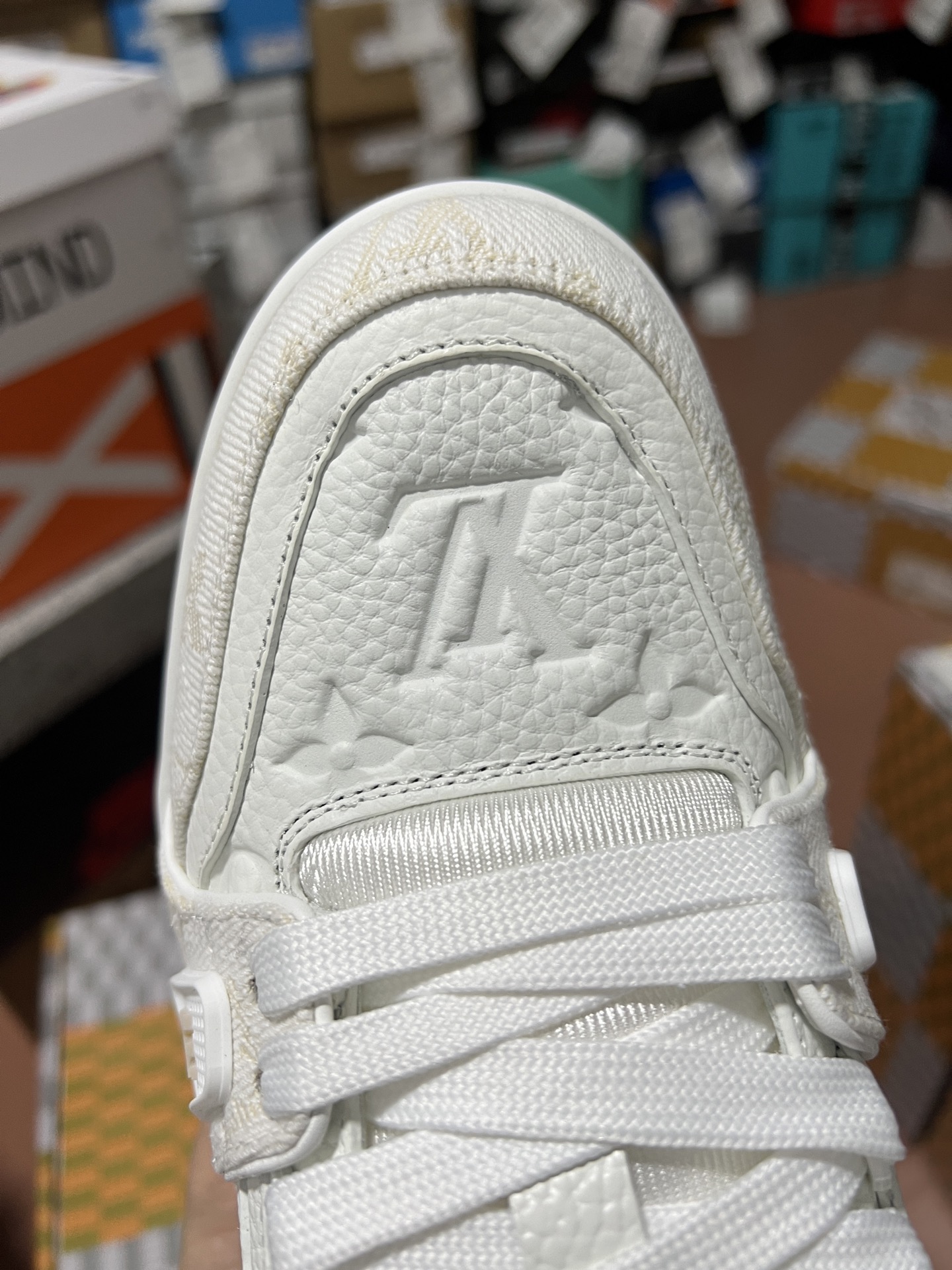 LV