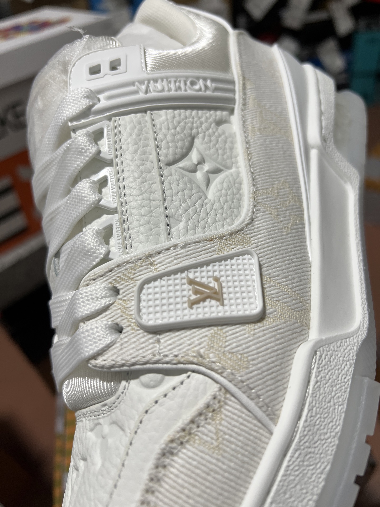 LV