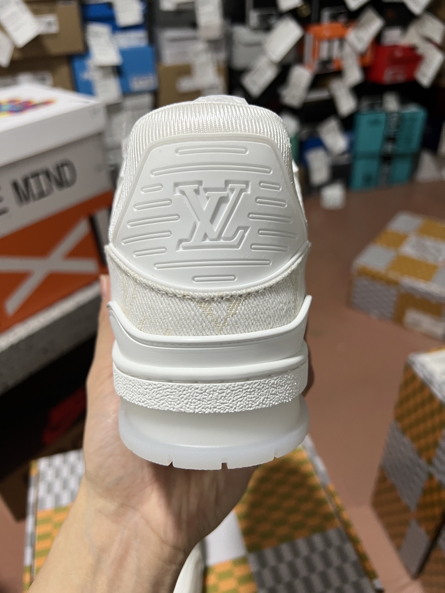 LV