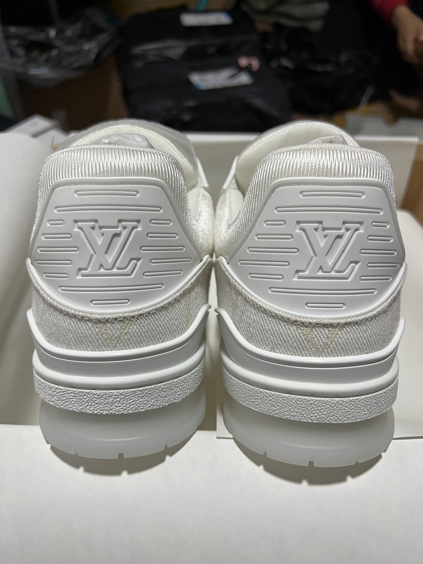 LV