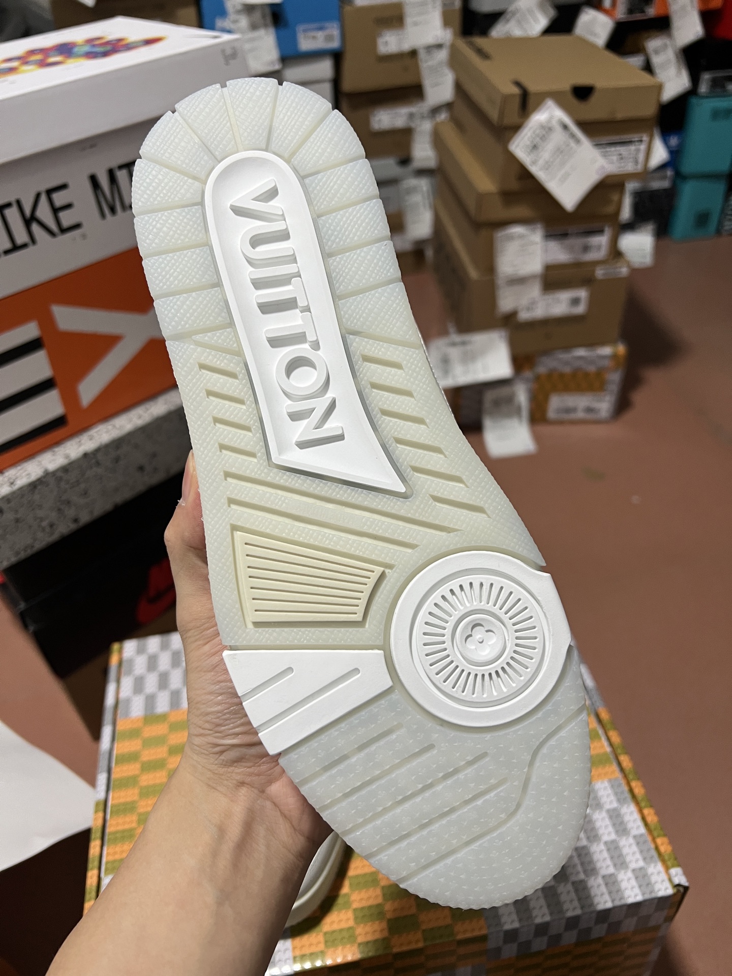LV
