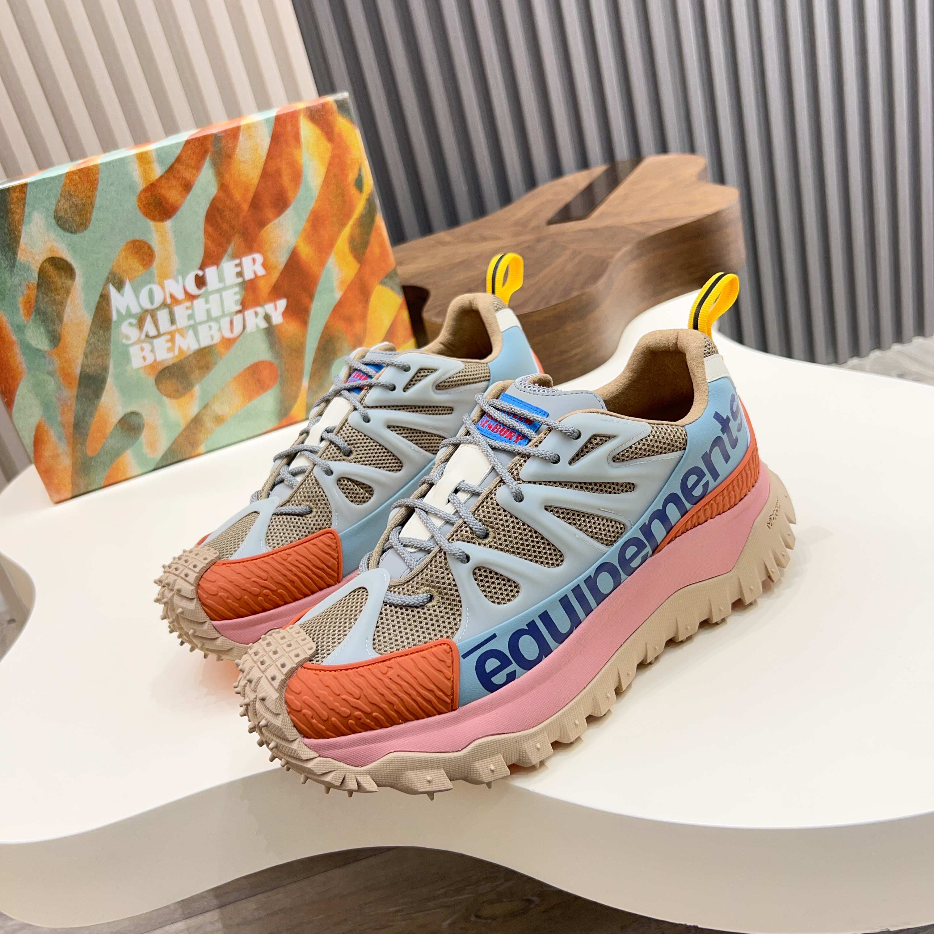 Moncler shoe