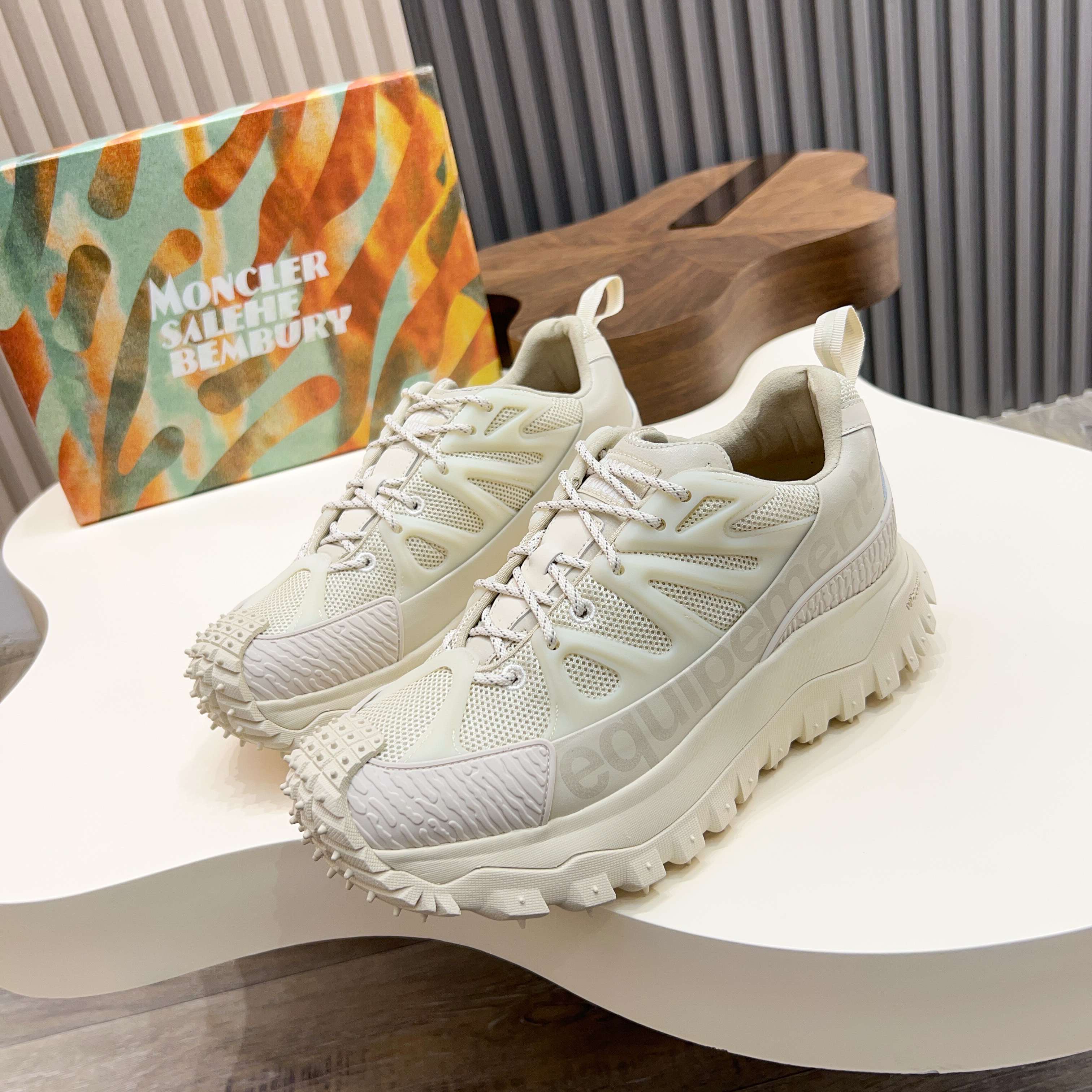 Moncler shoe