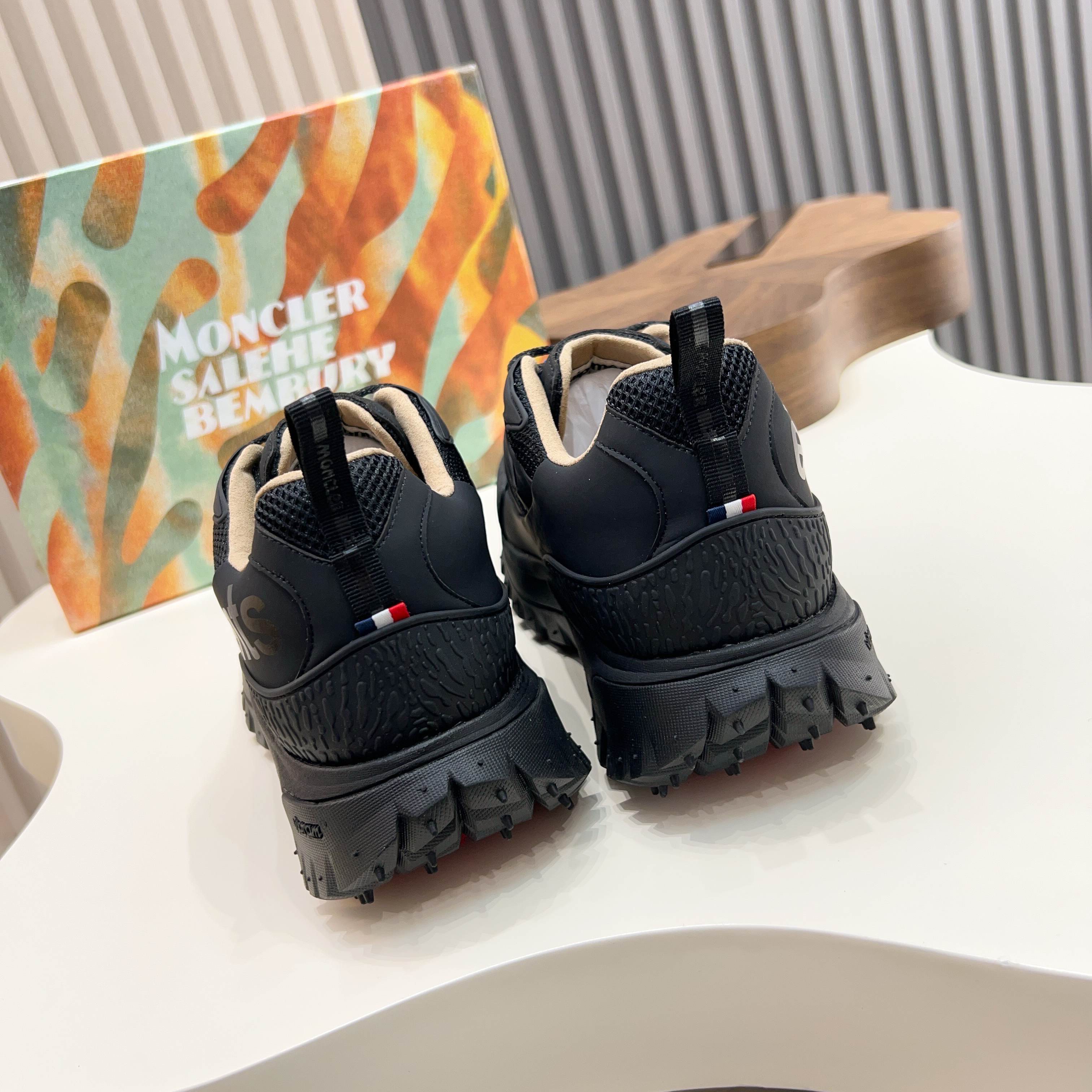 Moncler shoe