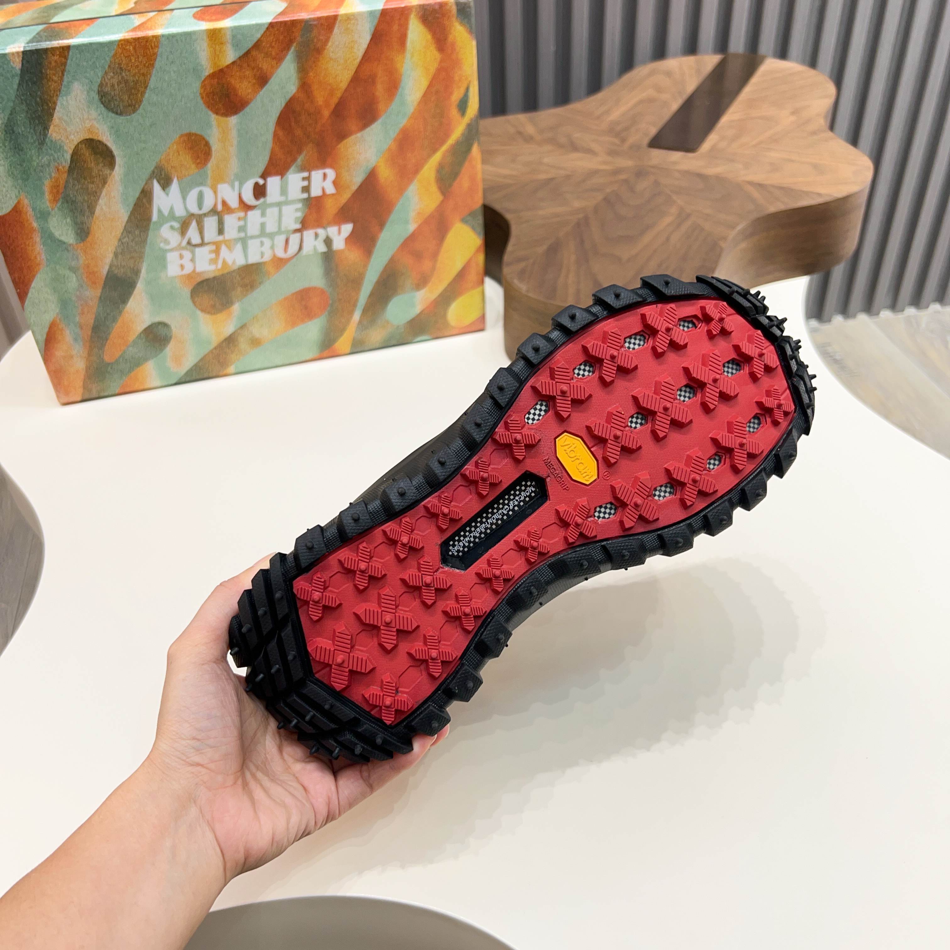 Moncler shoe