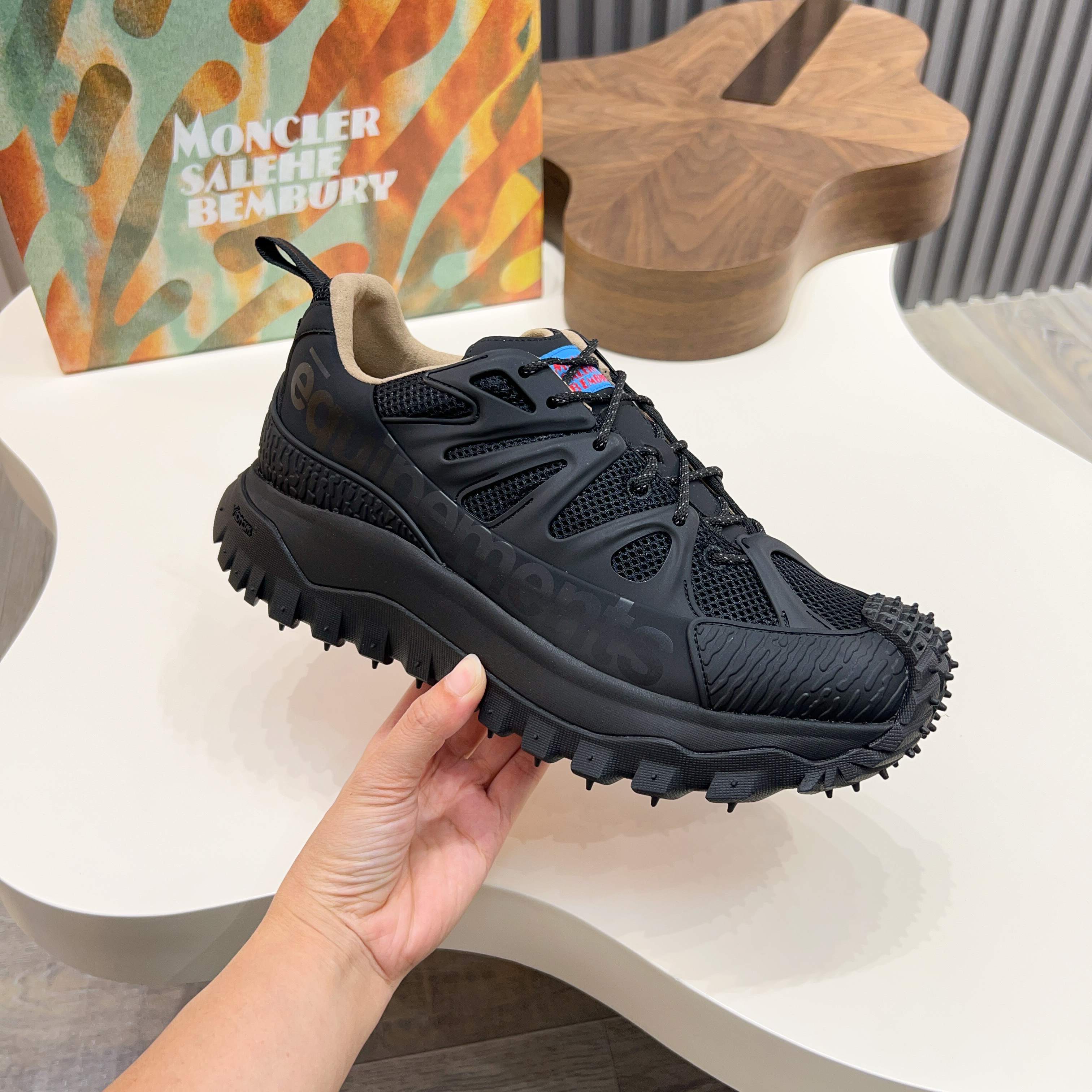 Moncler shoe