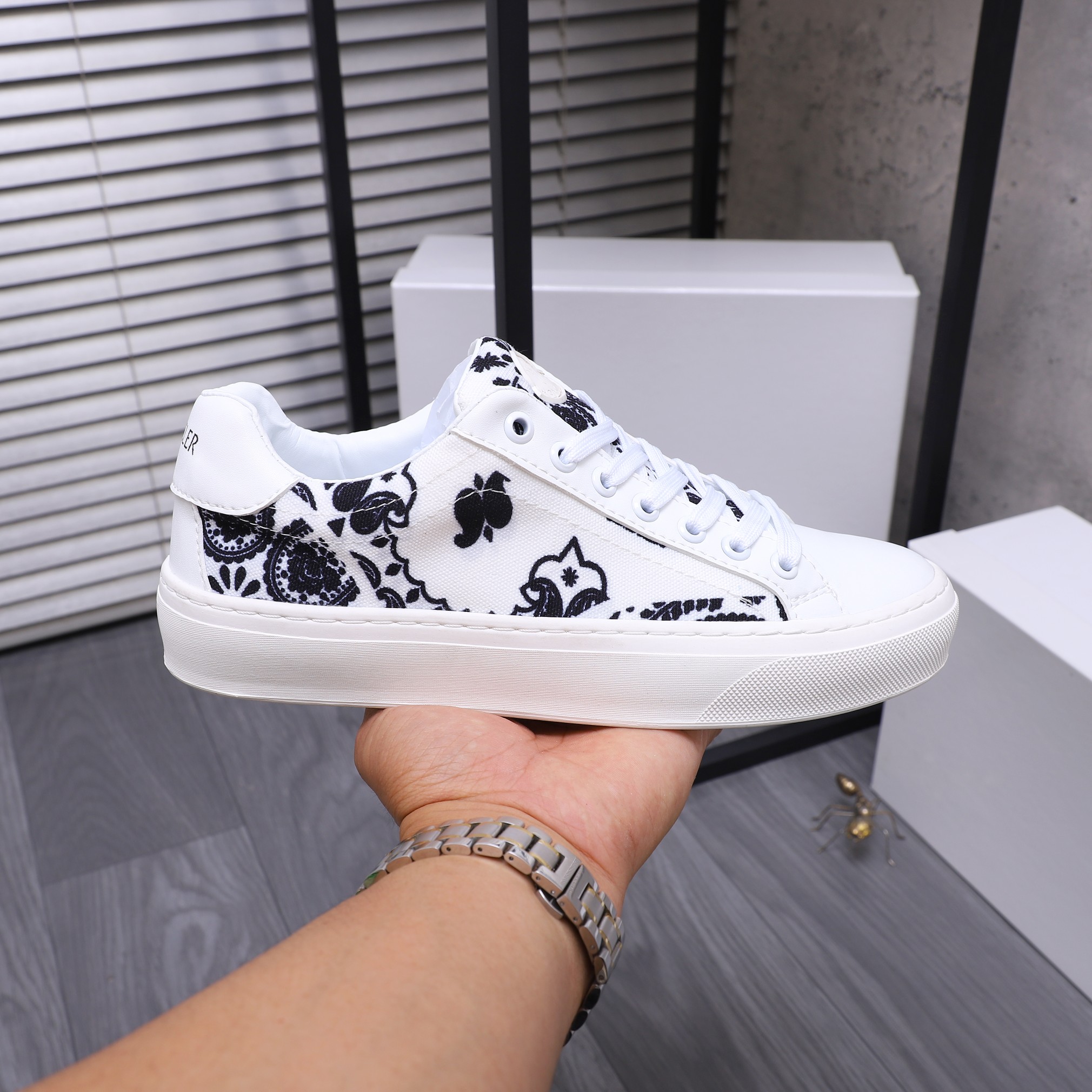 Moncler shoe