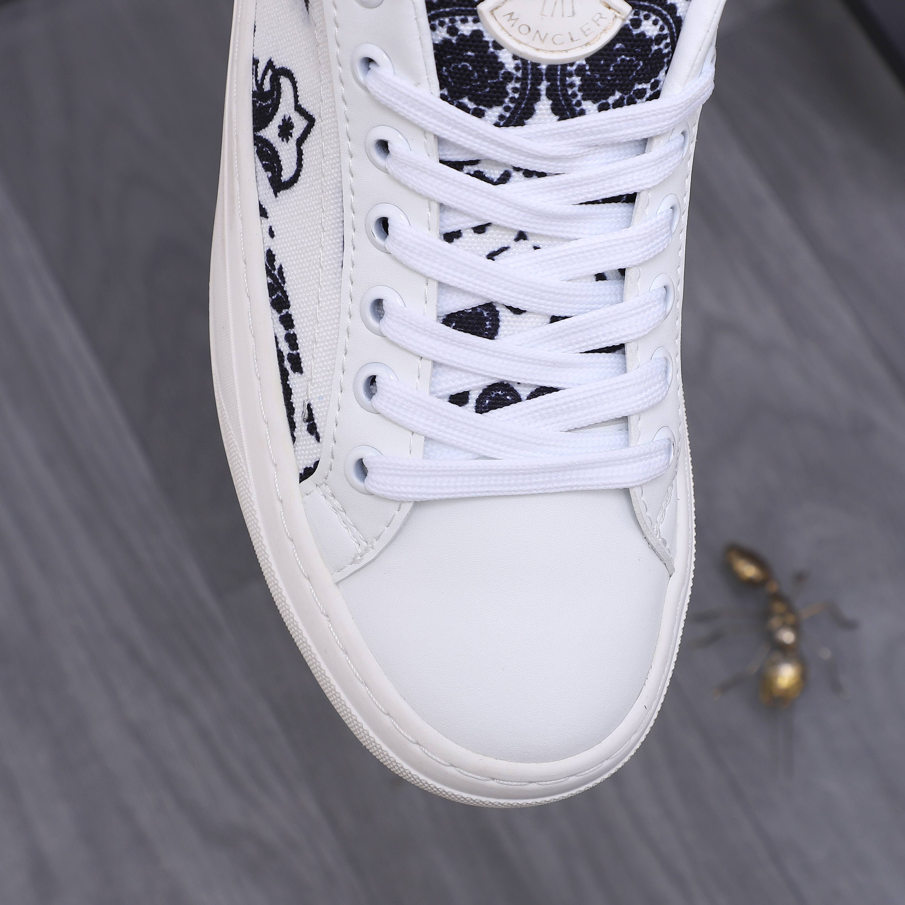 Moncler shoe