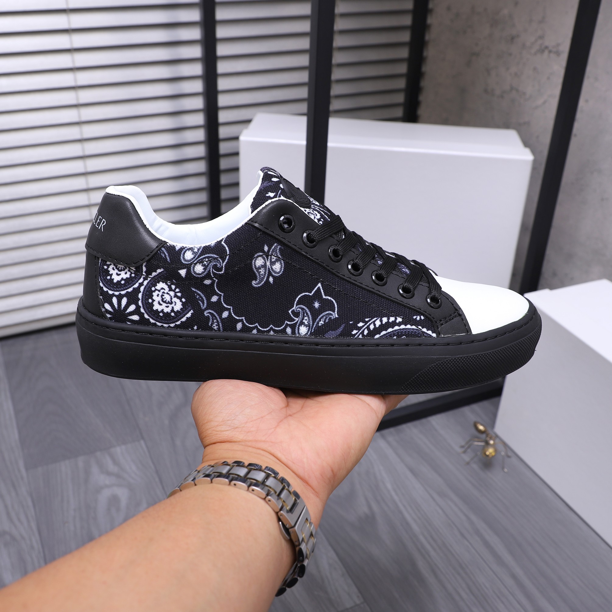 Moncler shoe
