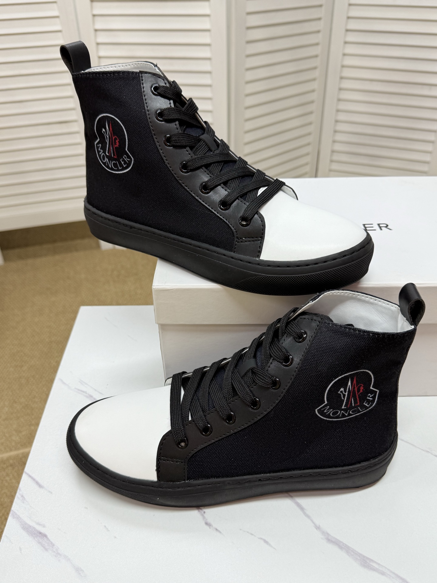 Moncler shoe