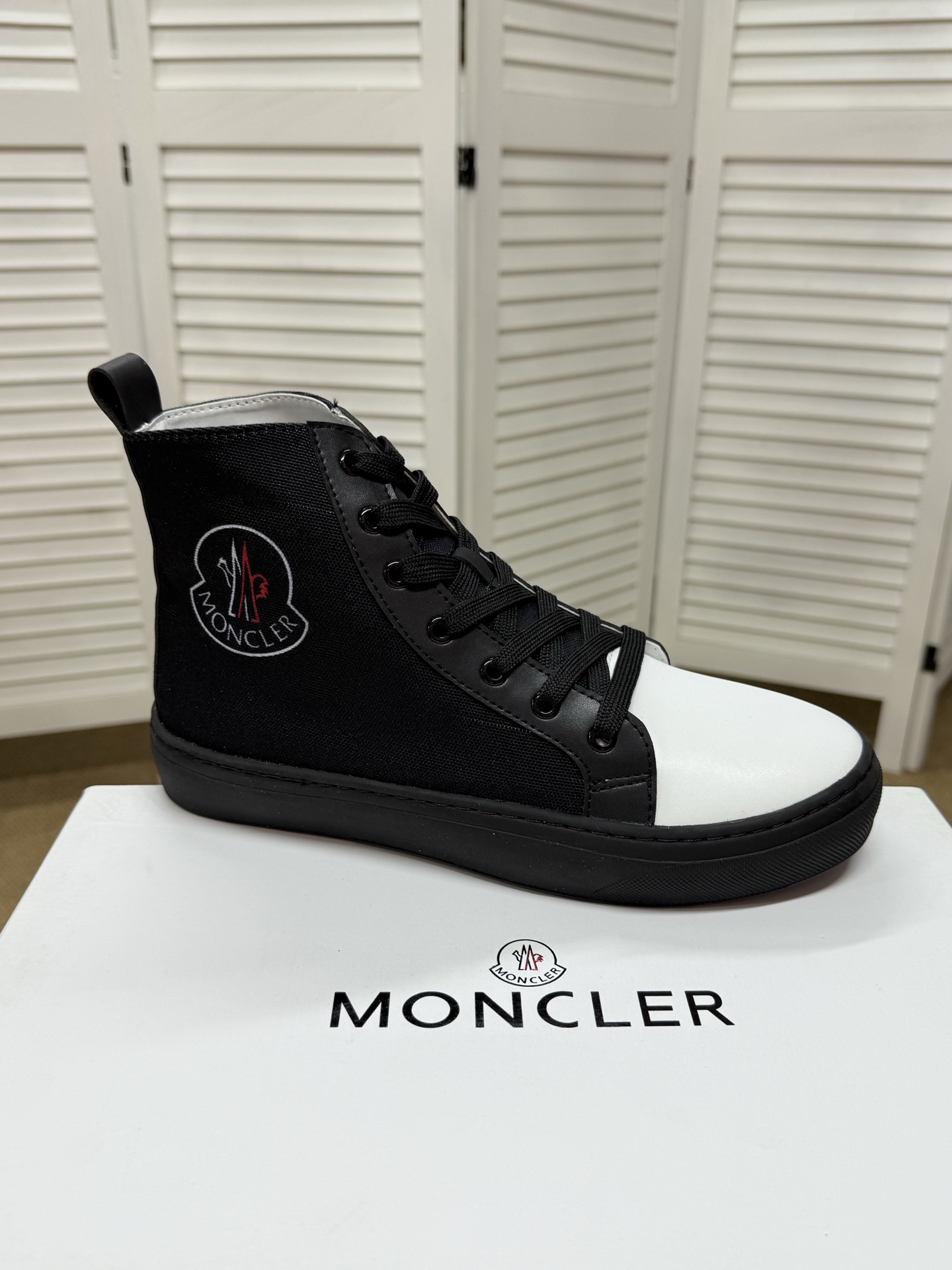 Moncler shoe