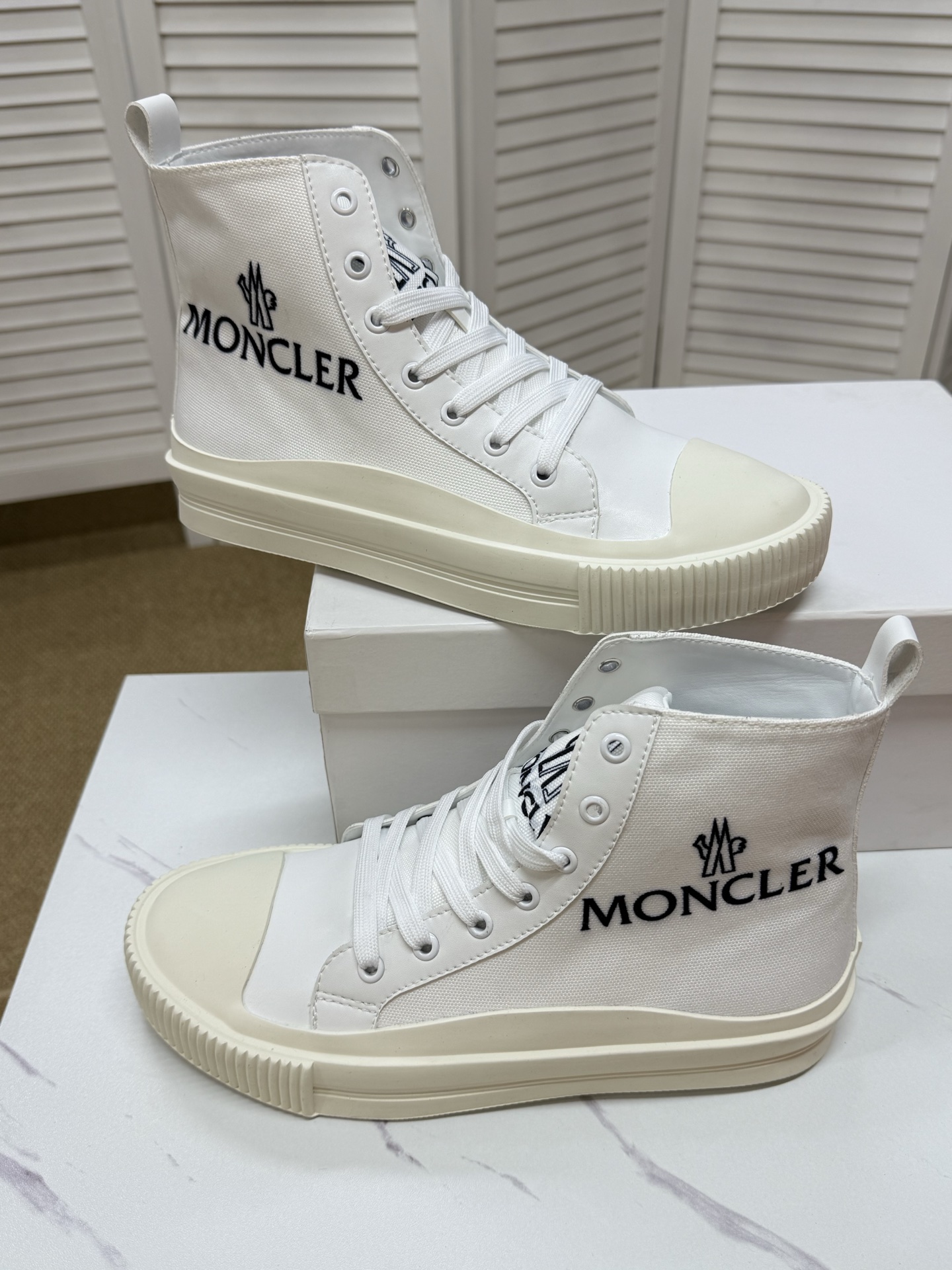 Moncler shoe