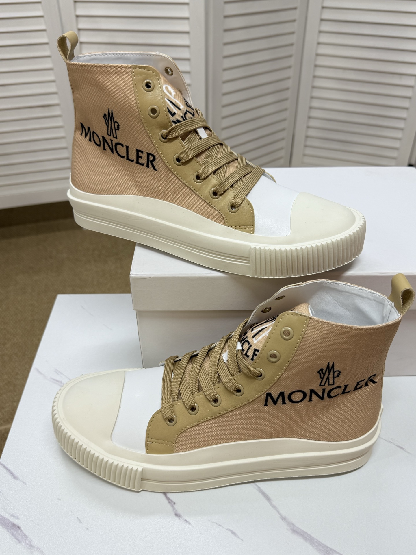Moncler shoe