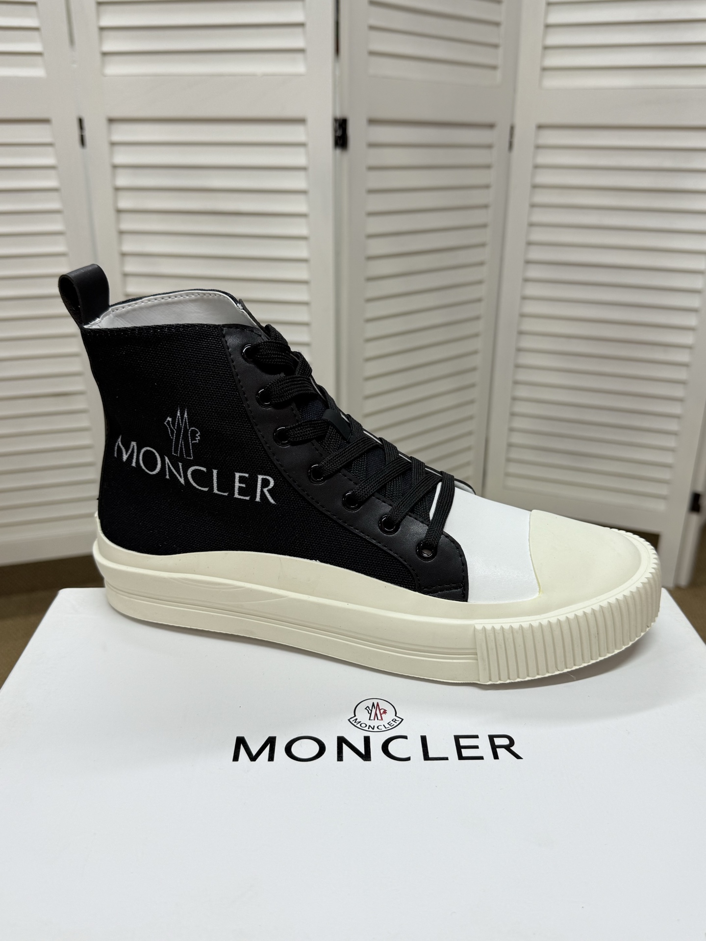 Moncler shoe