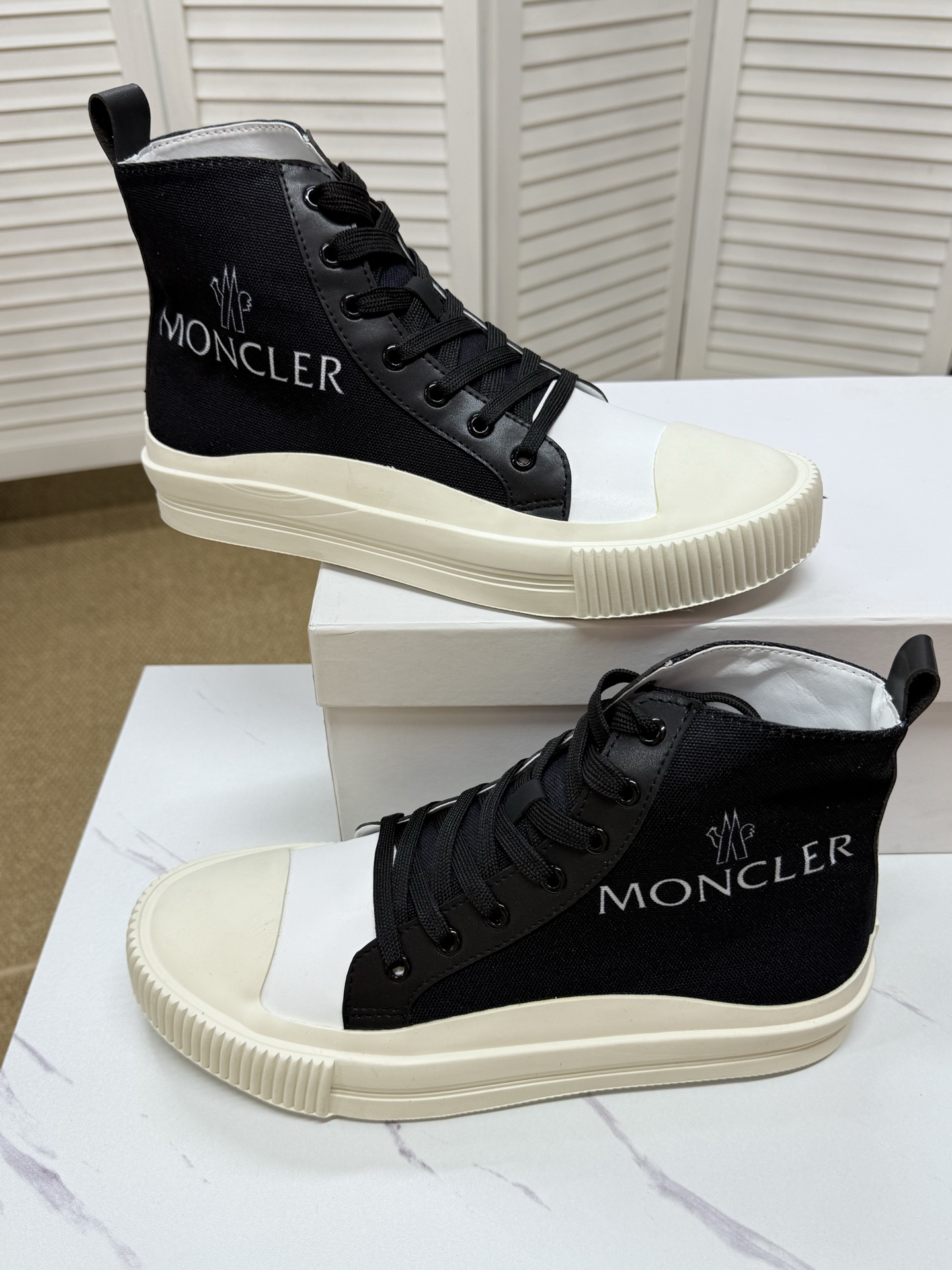 Moncler shoe