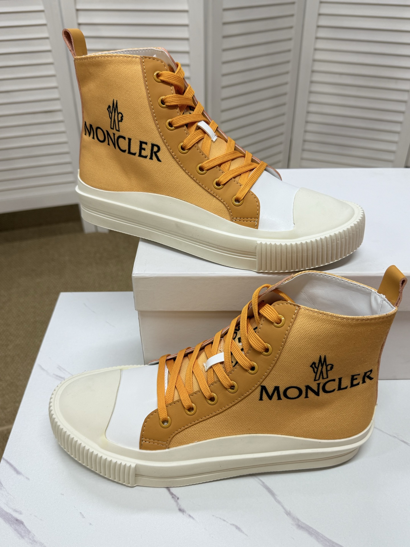 Moncler shoe