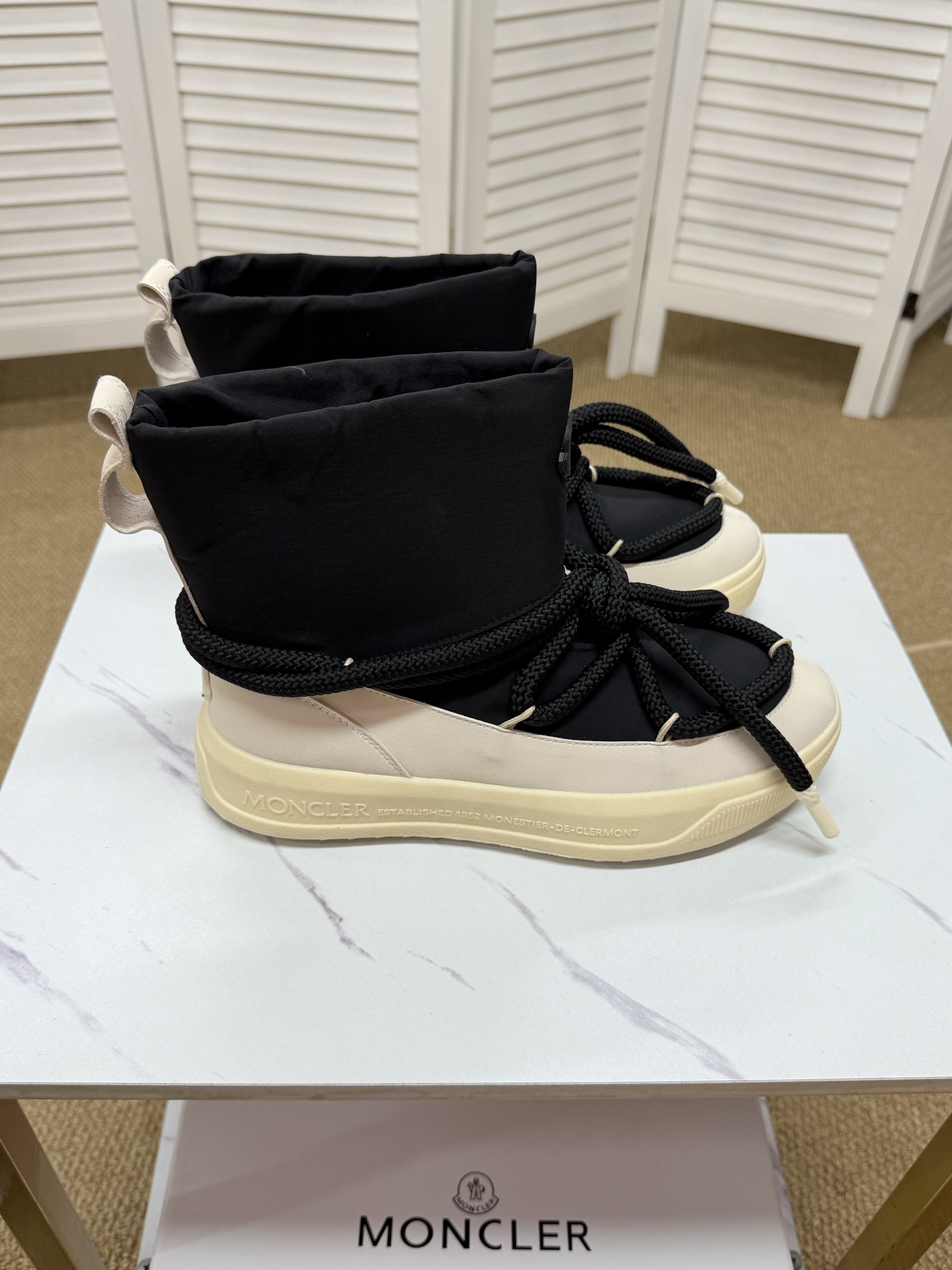Moncler shoe