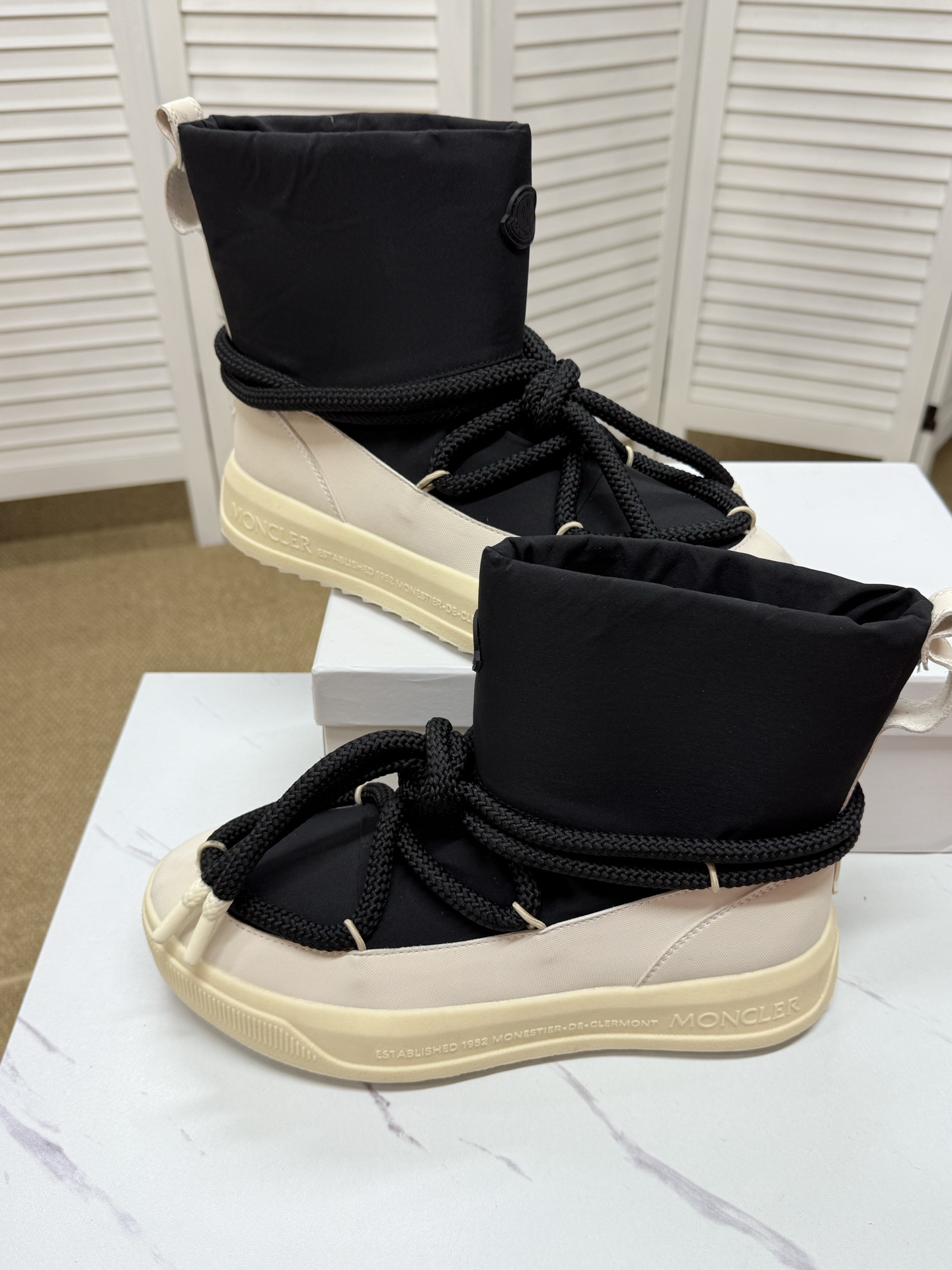 Moncler shoe