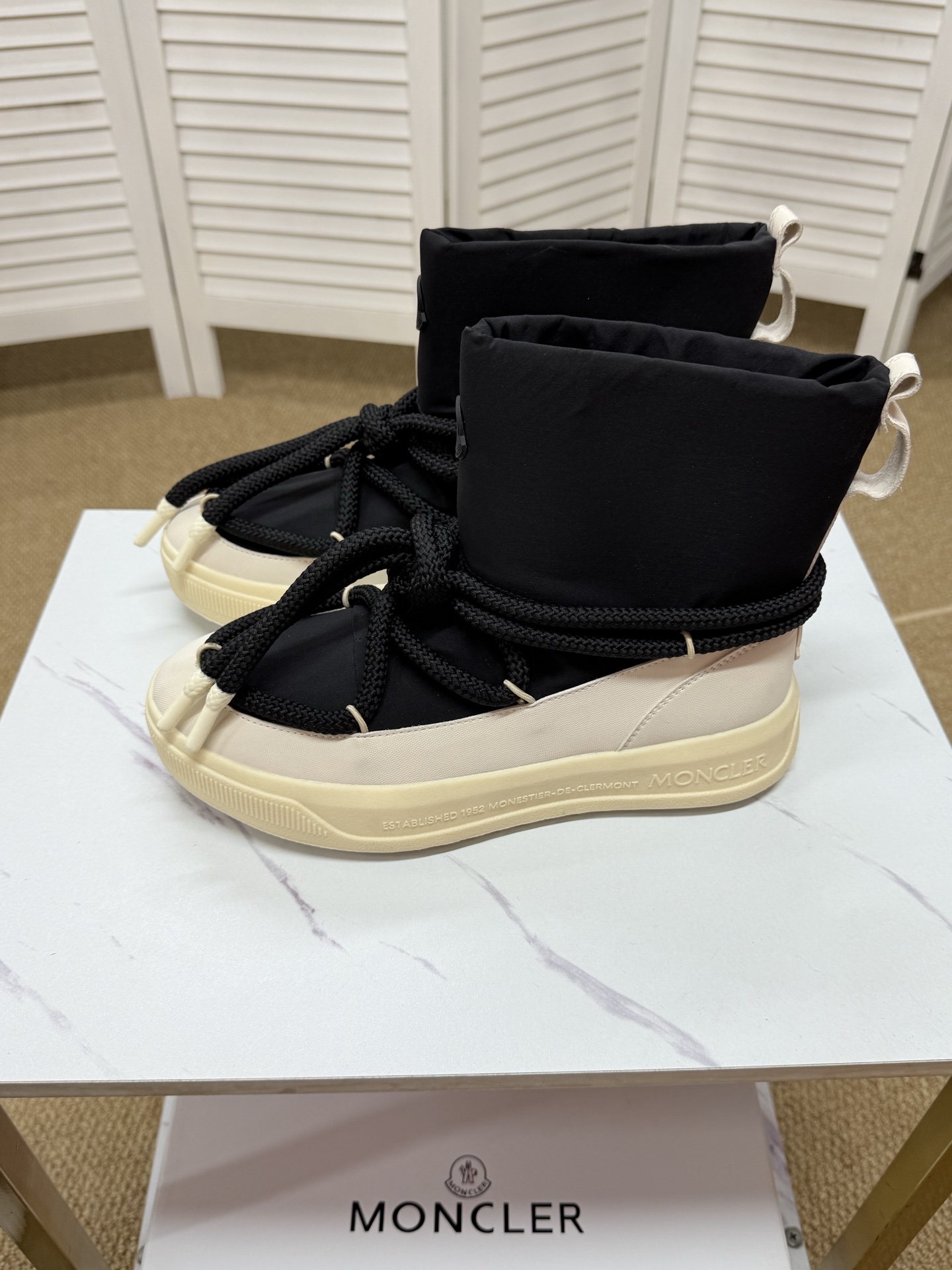 Moncler shoe