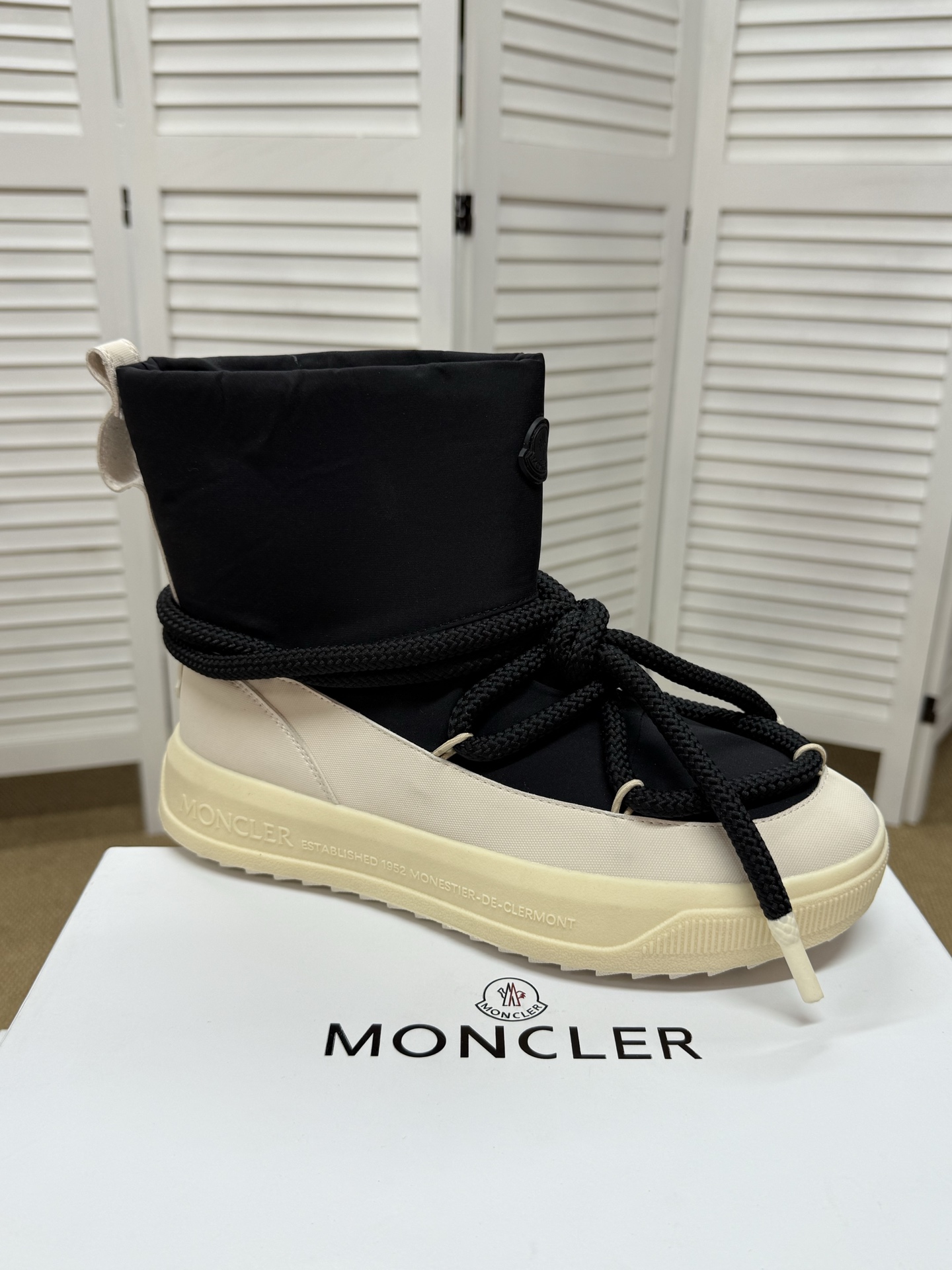 Moncler shoe