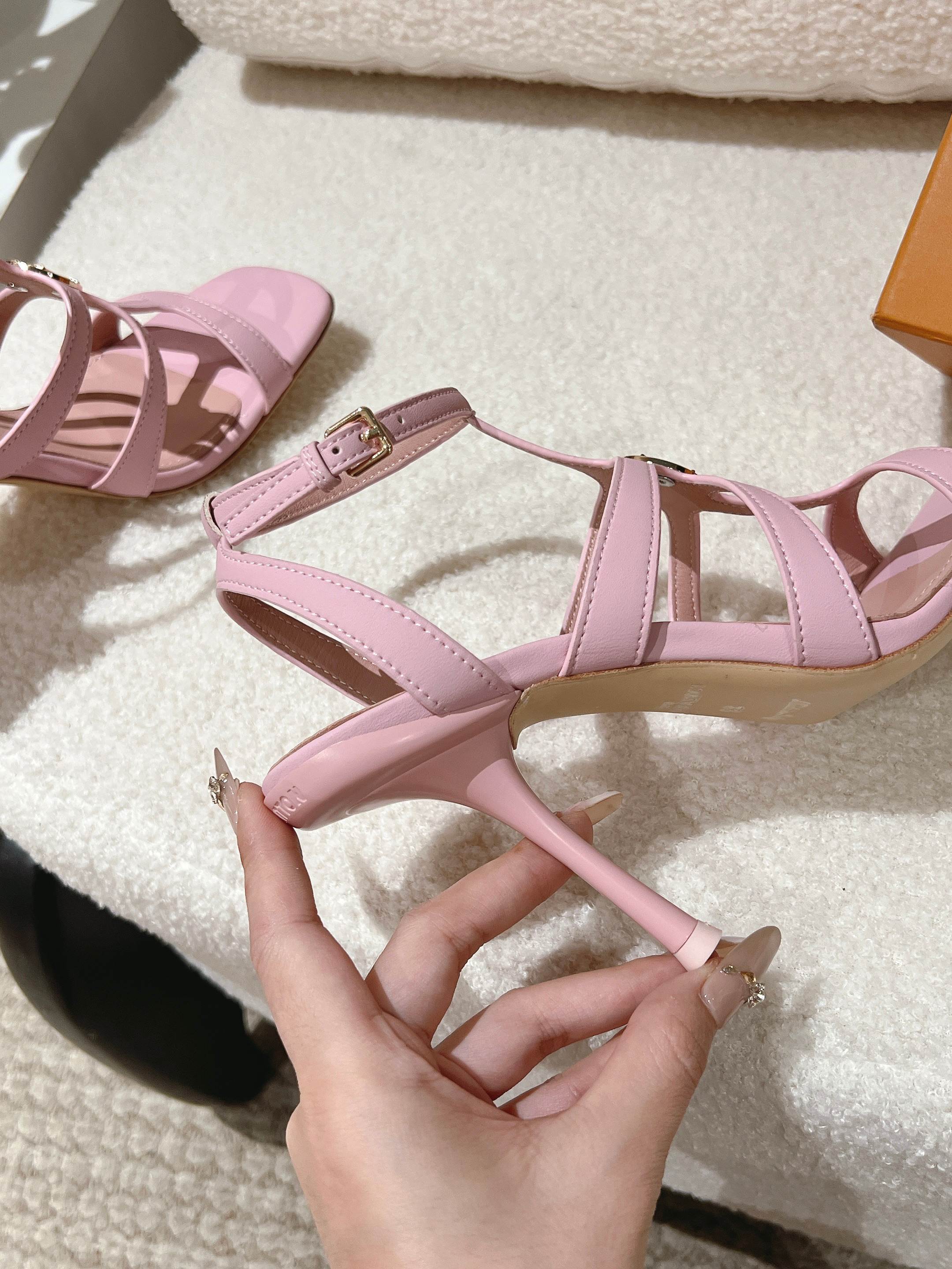 Women's shoes collection