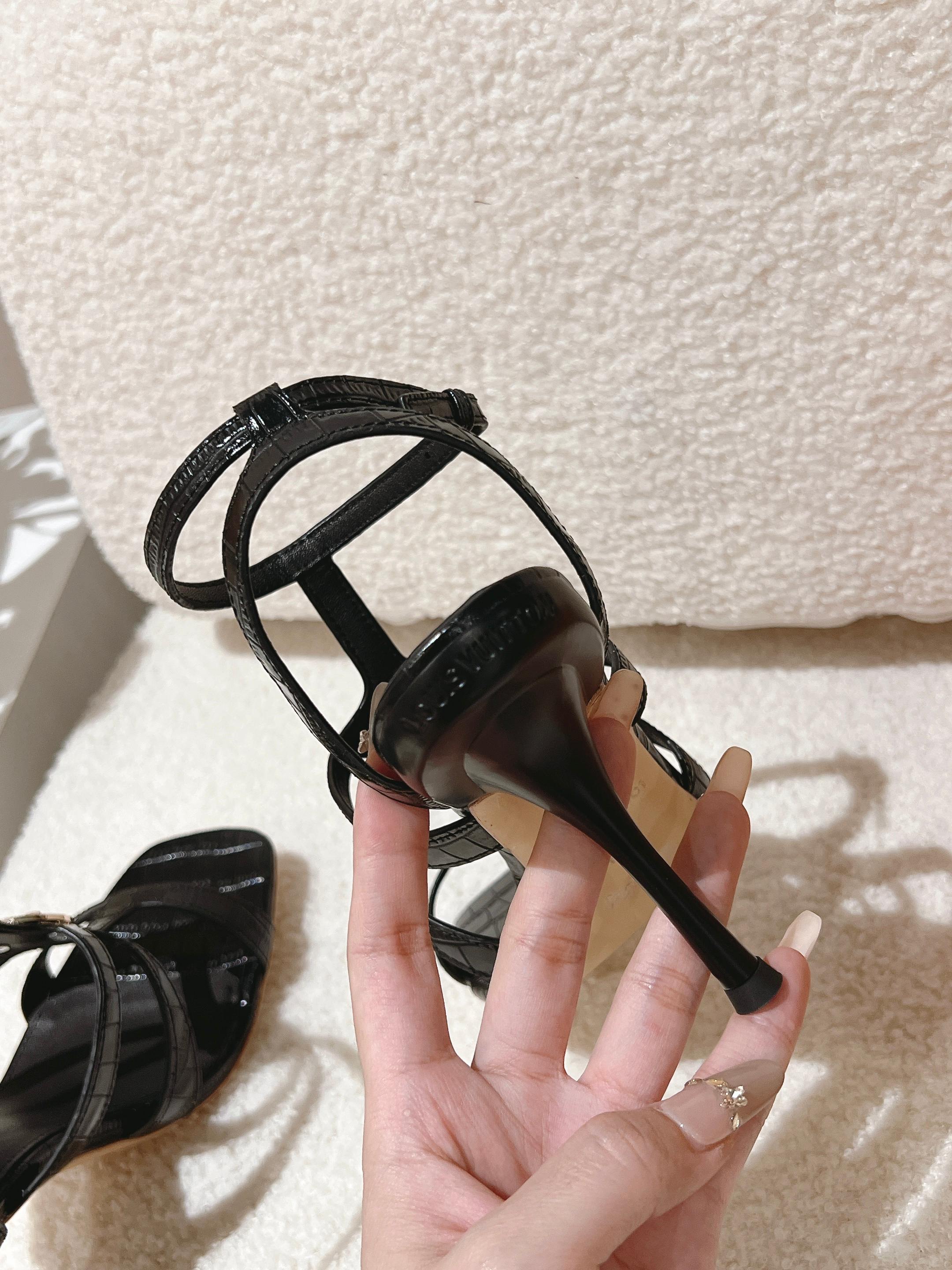 Women's shoes collection