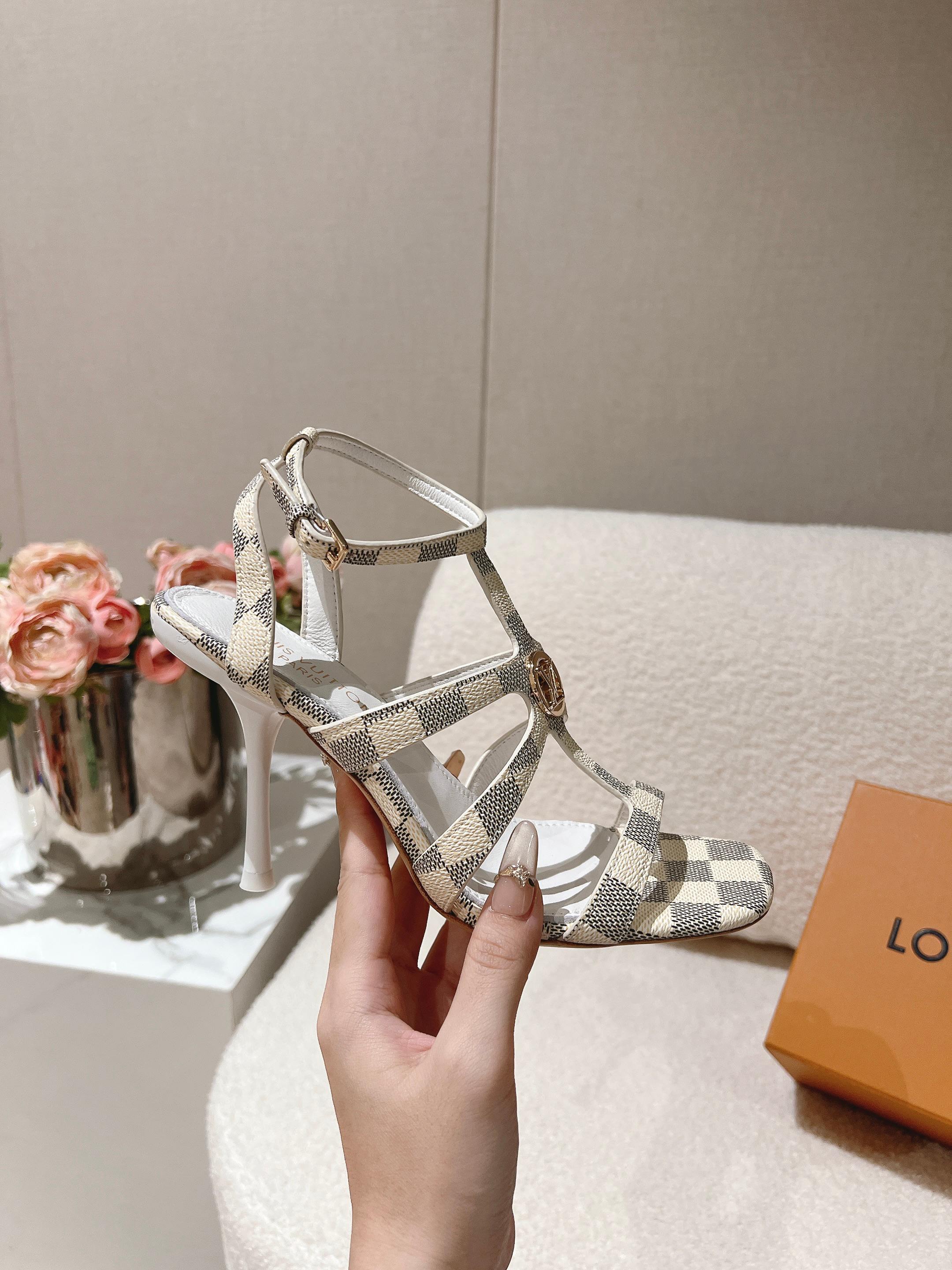 Women's shoes collection