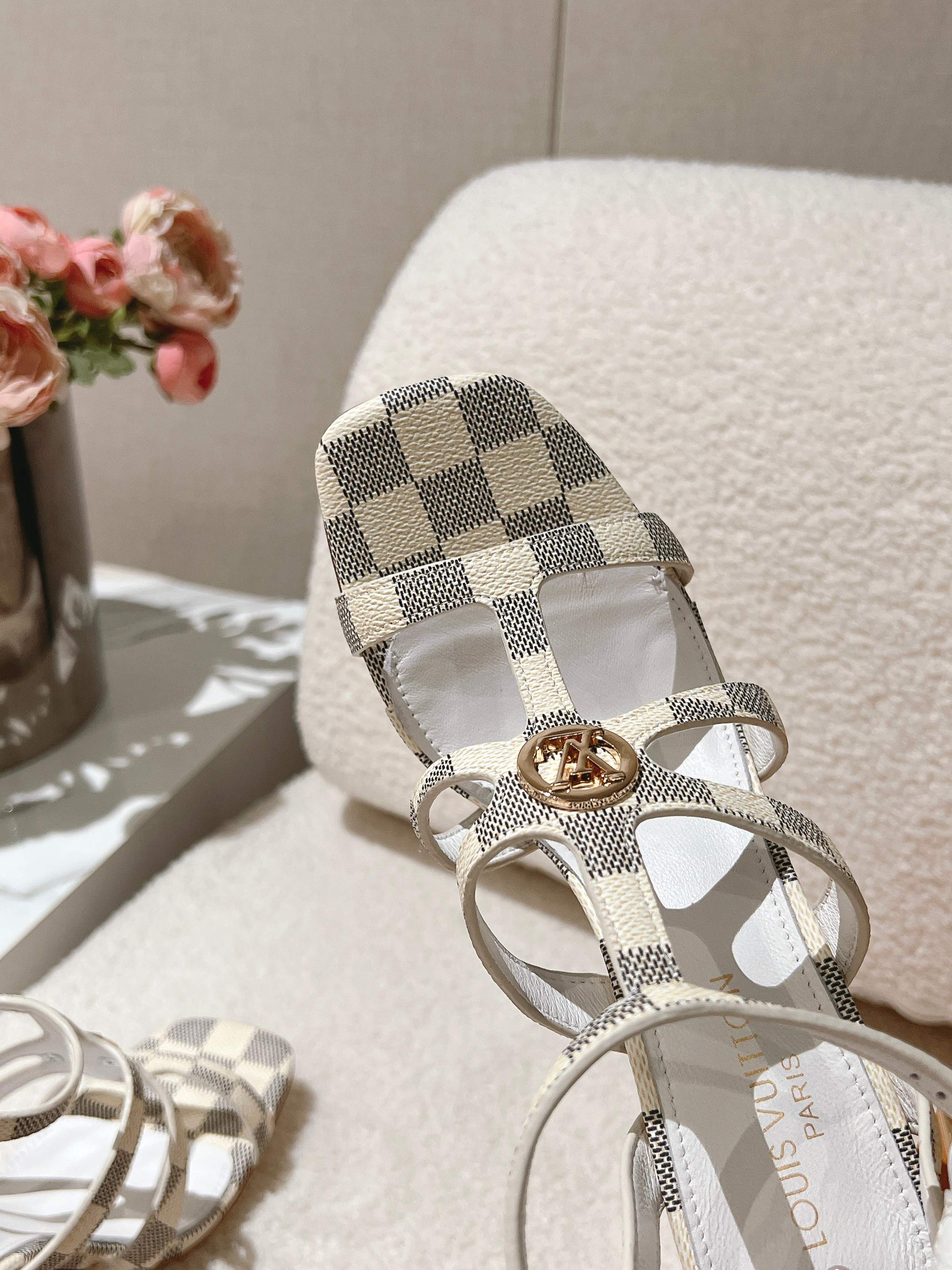Women's shoes collection