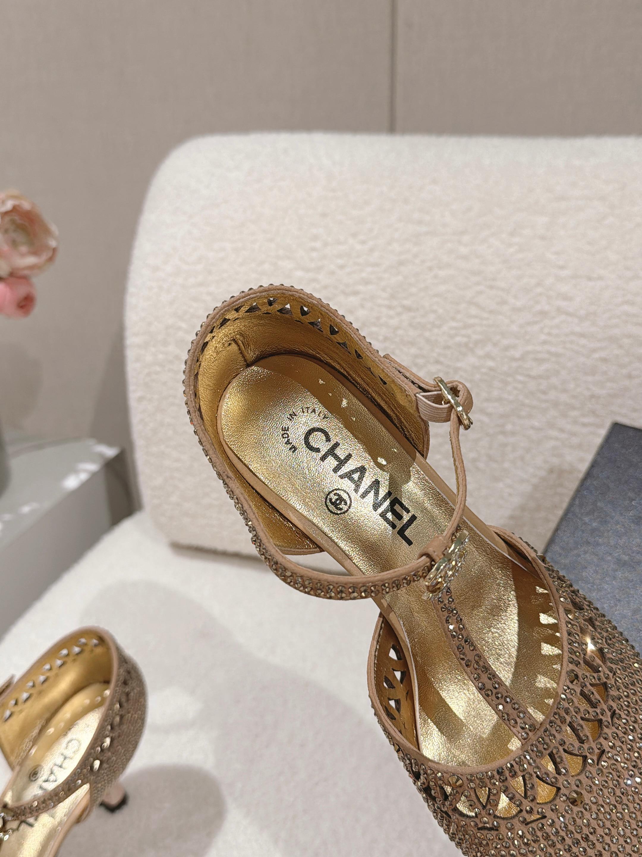 Women's shoes collection