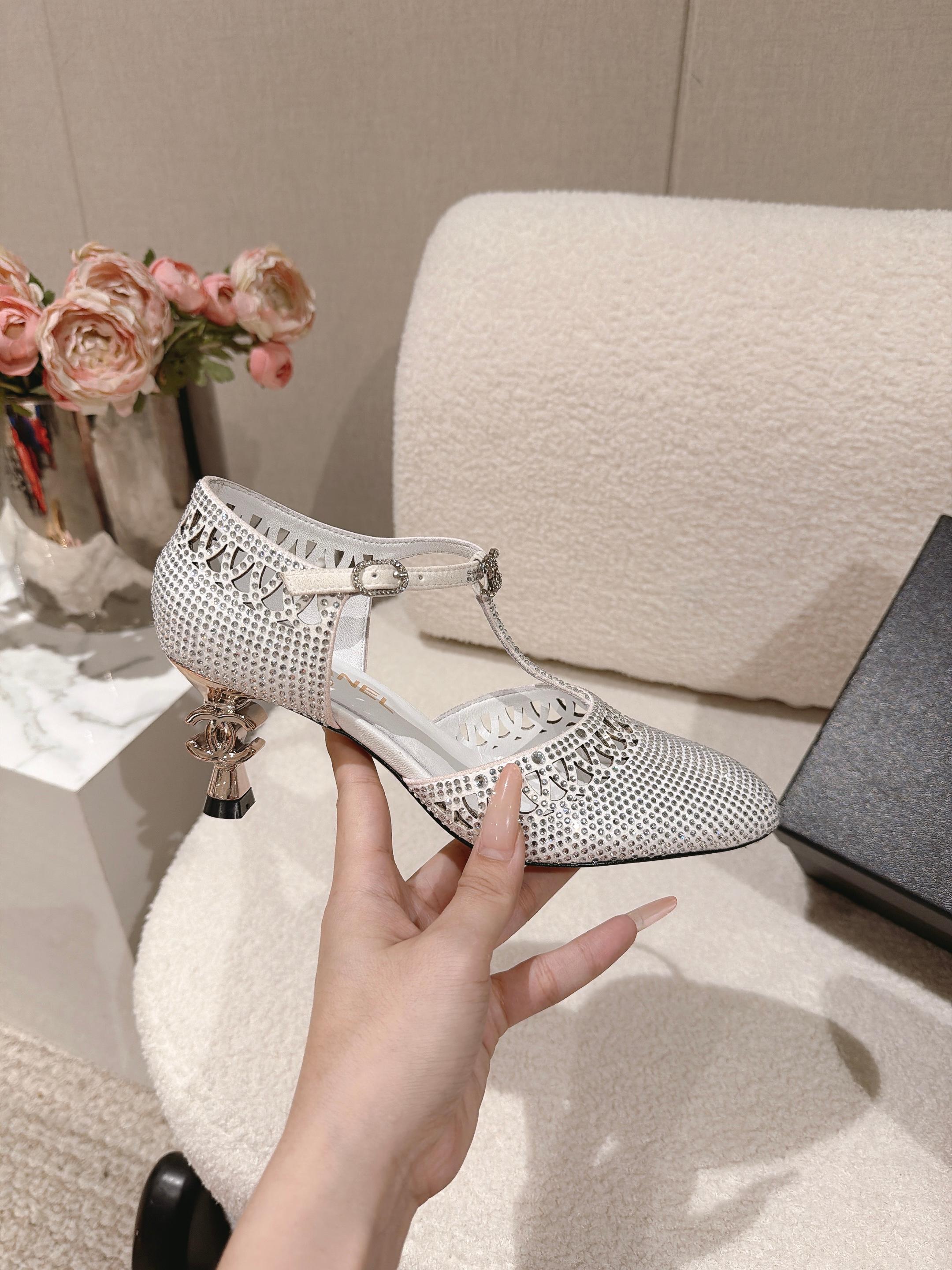 Women's shoes collection