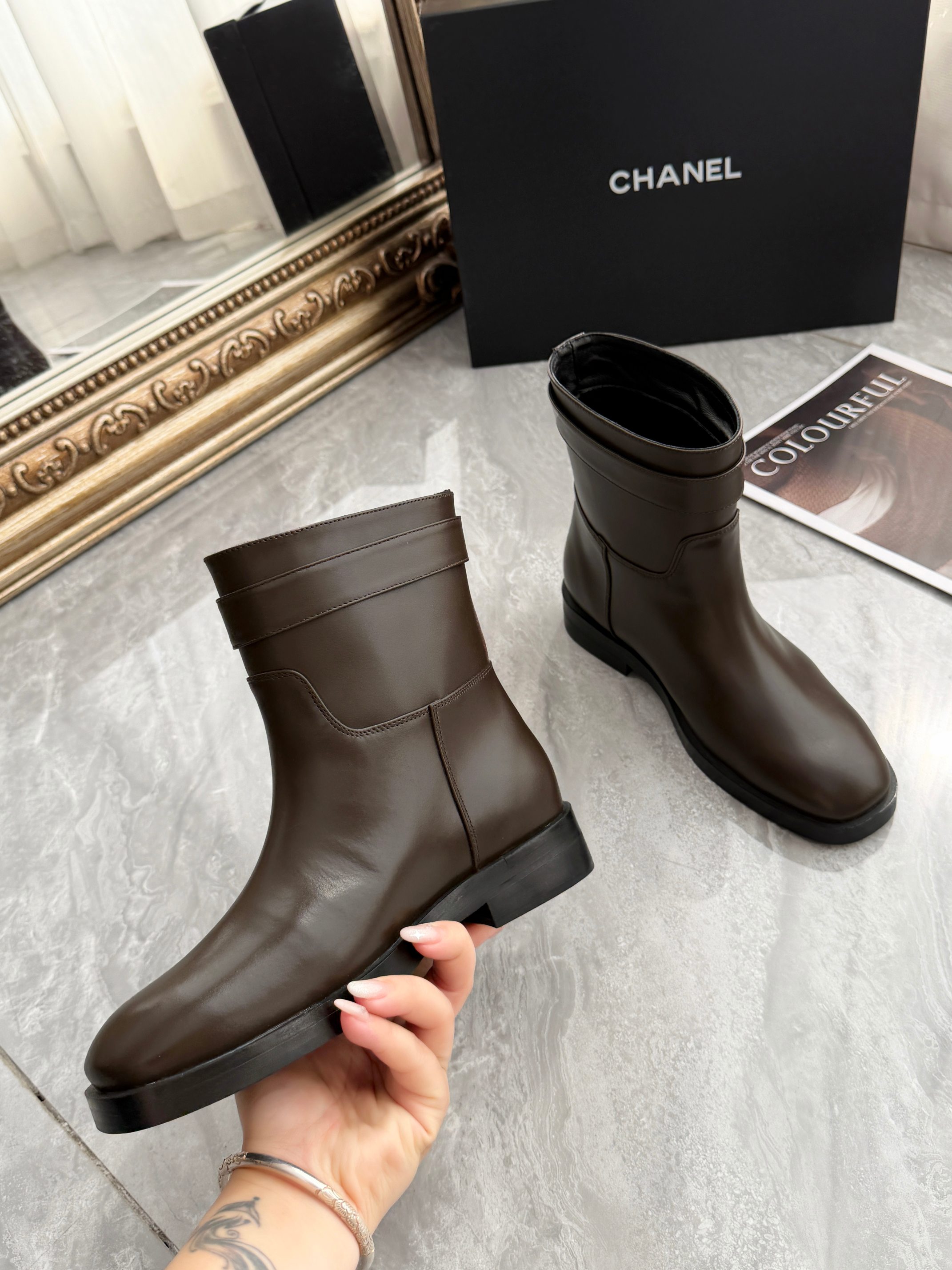 Women's shoes collection