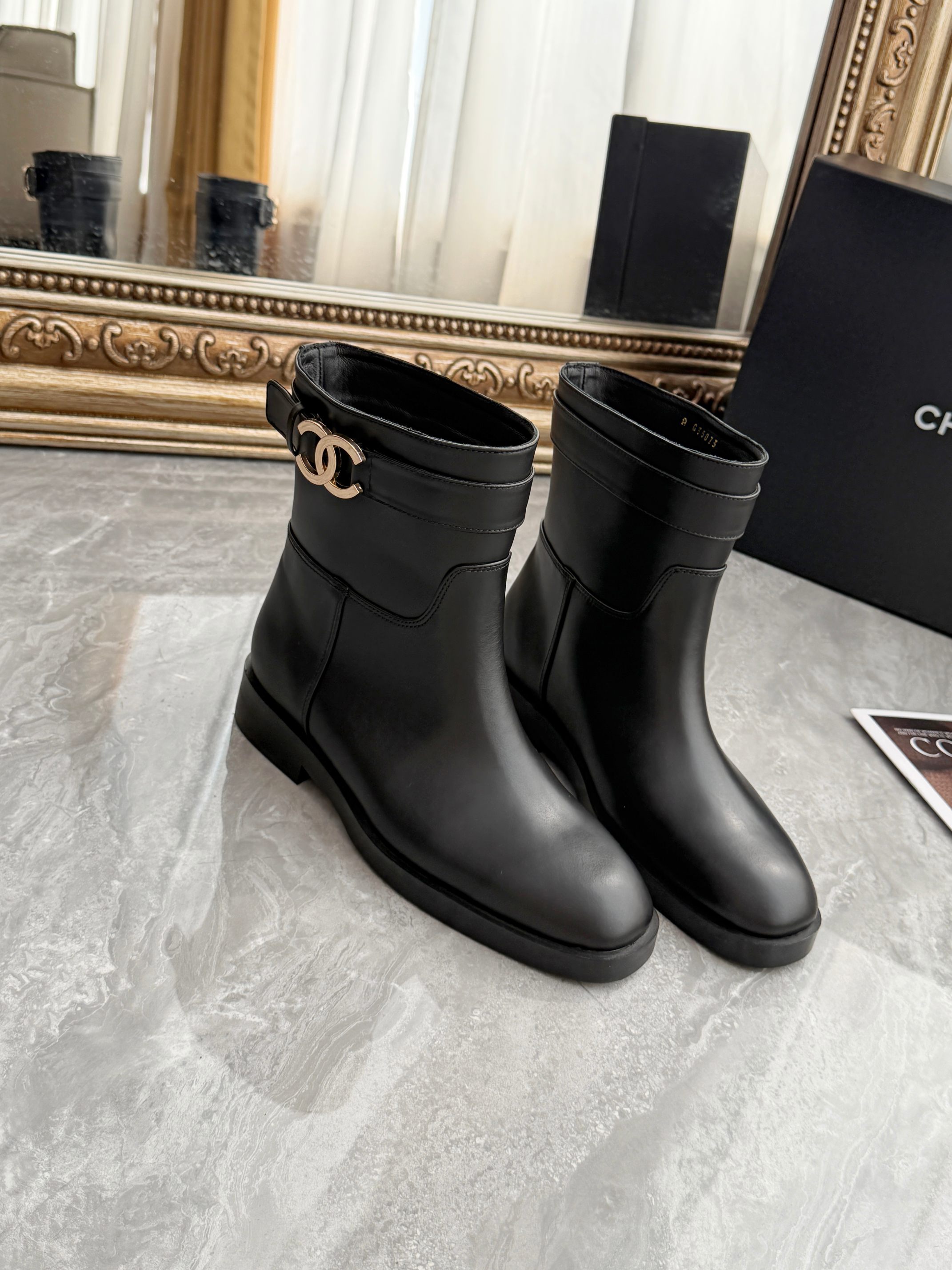 Women's shoes collection