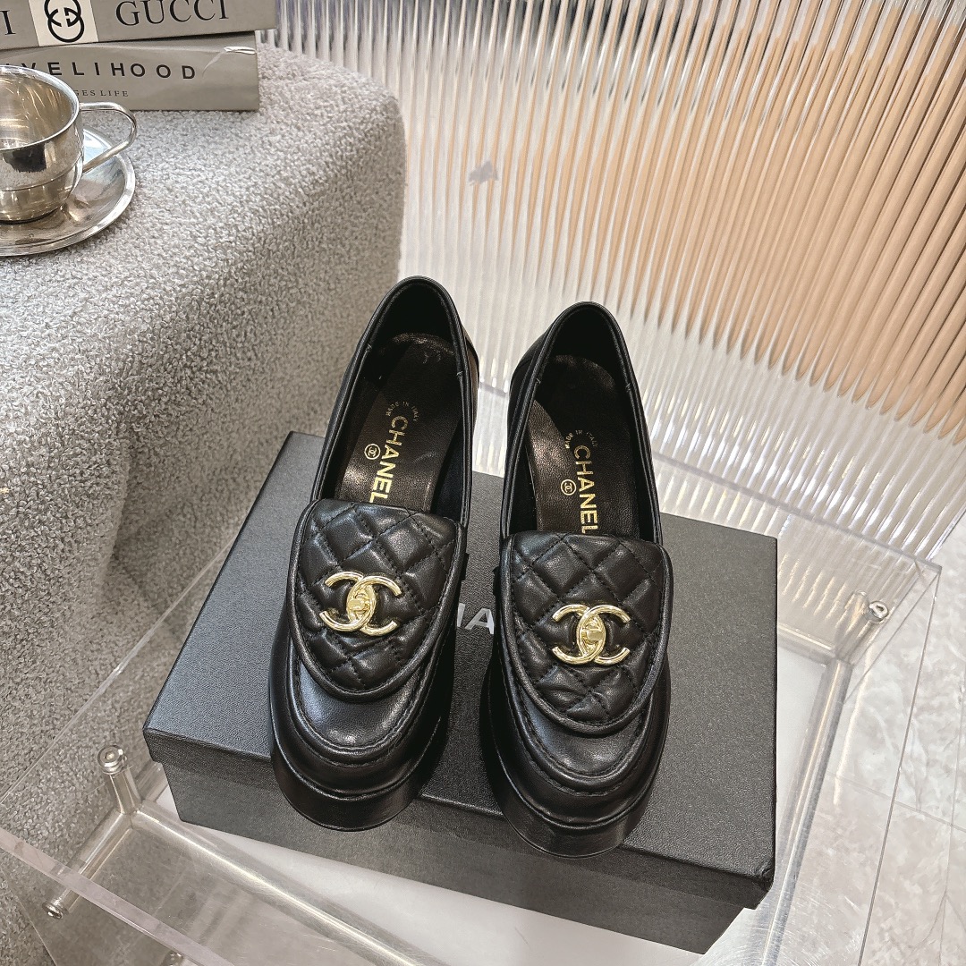 Women's shoes collection