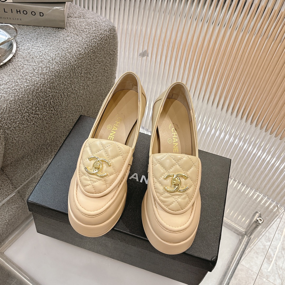 Women's shoes collection